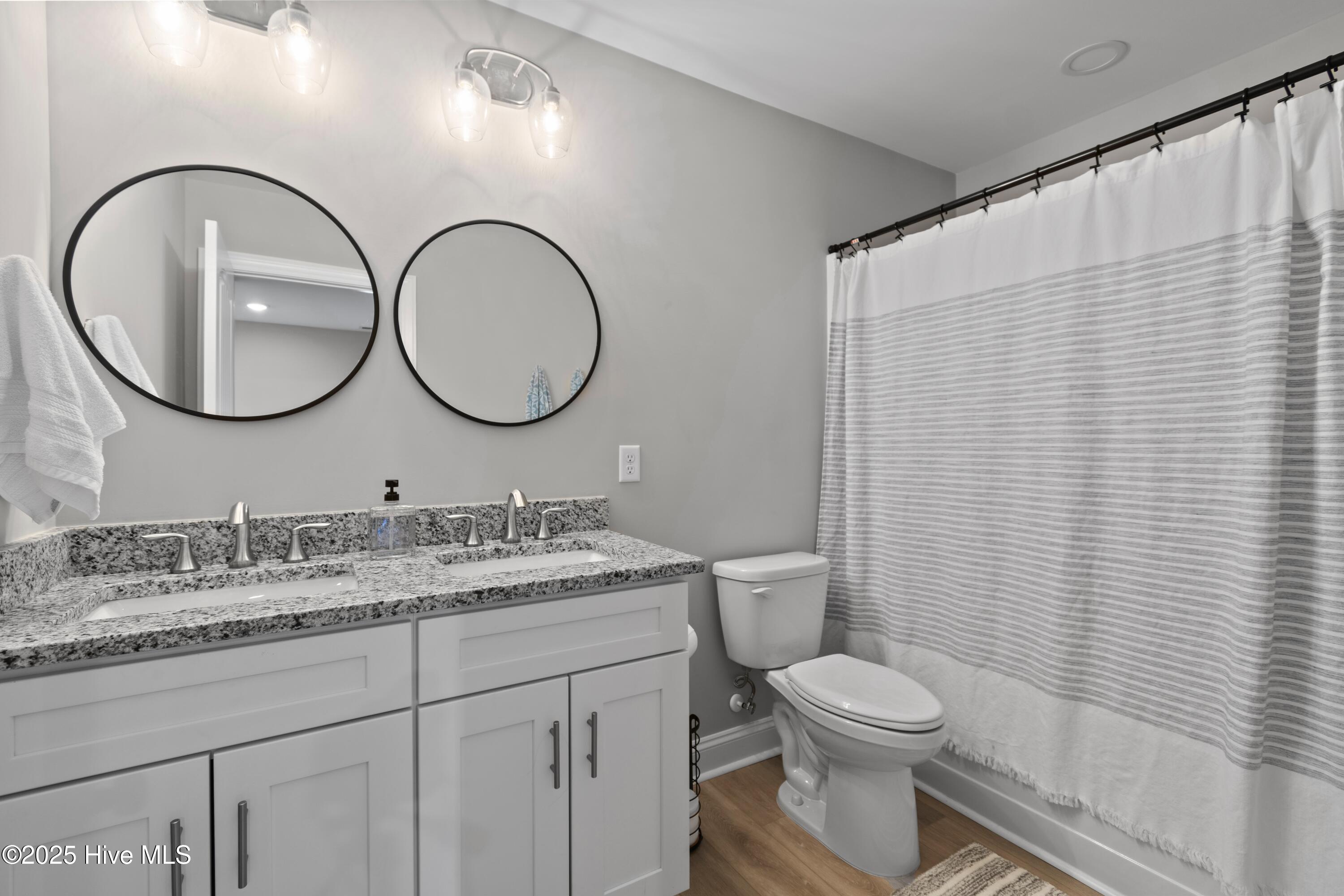 100530702 | Photo 27