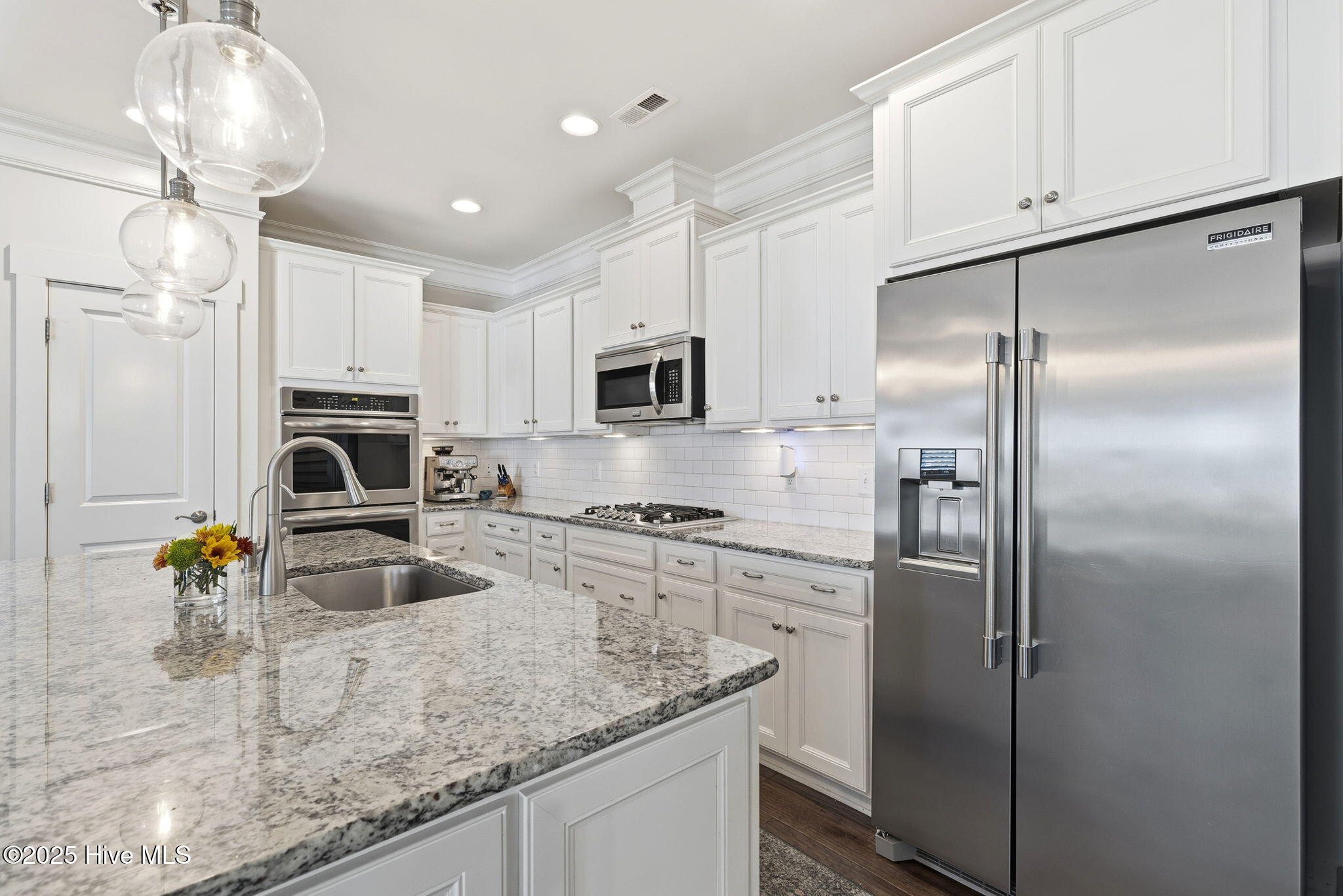 100540191 | Photo 21