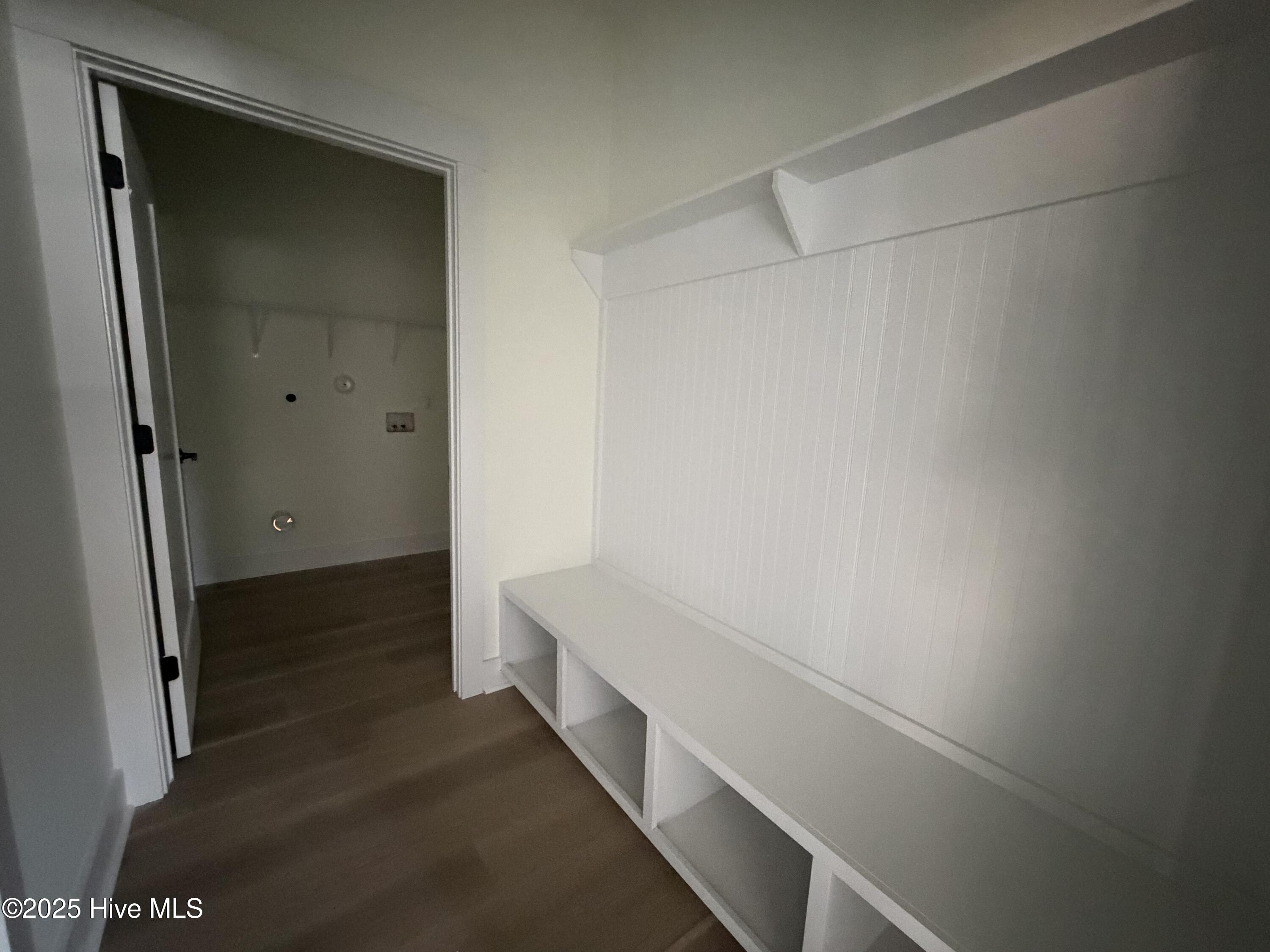 100542978 | Photo 11