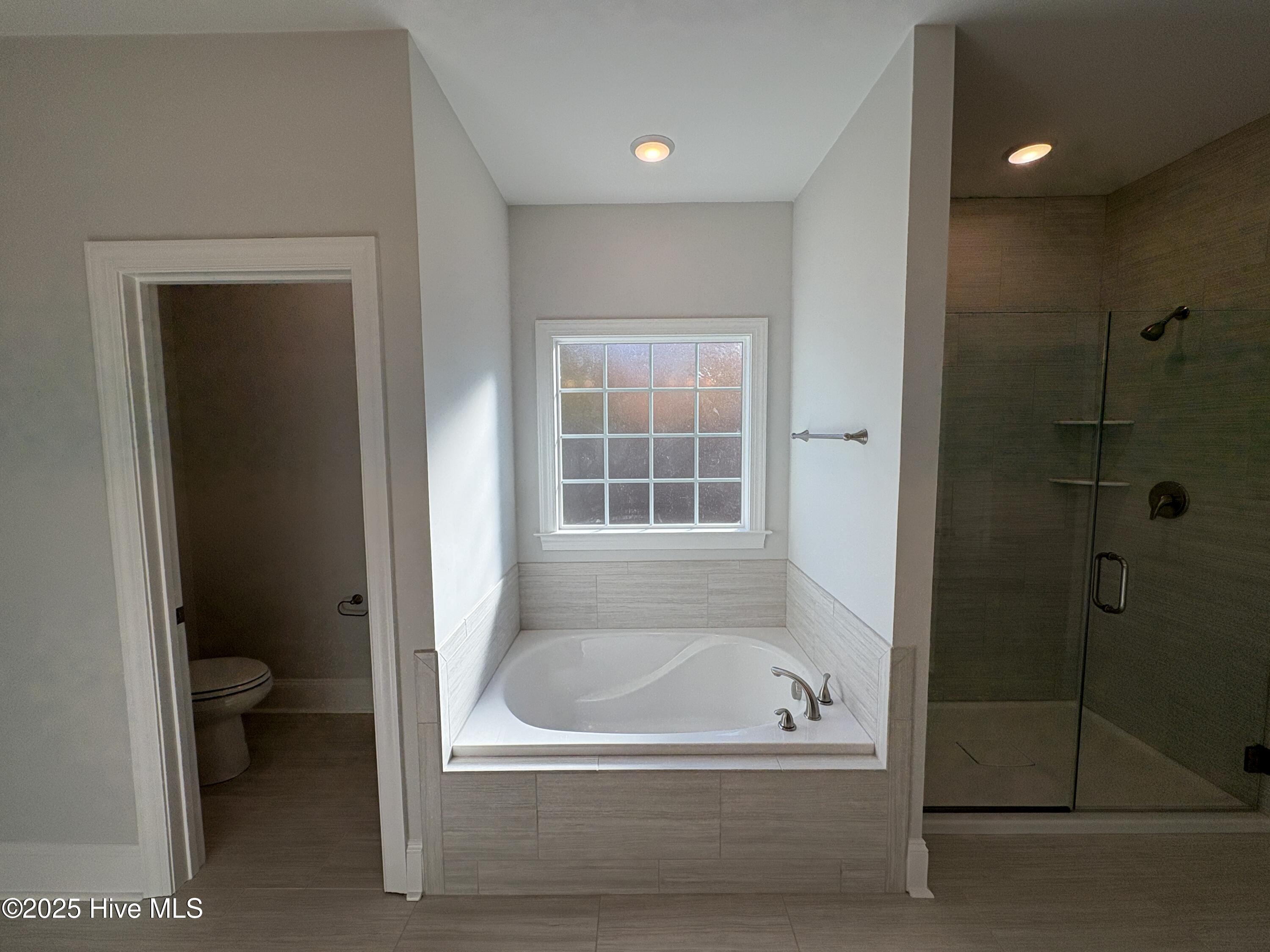 100539800 | Photo 25