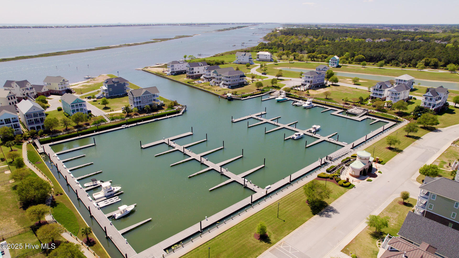 609 Cannonsgate Drive, Newport, NC, 28570