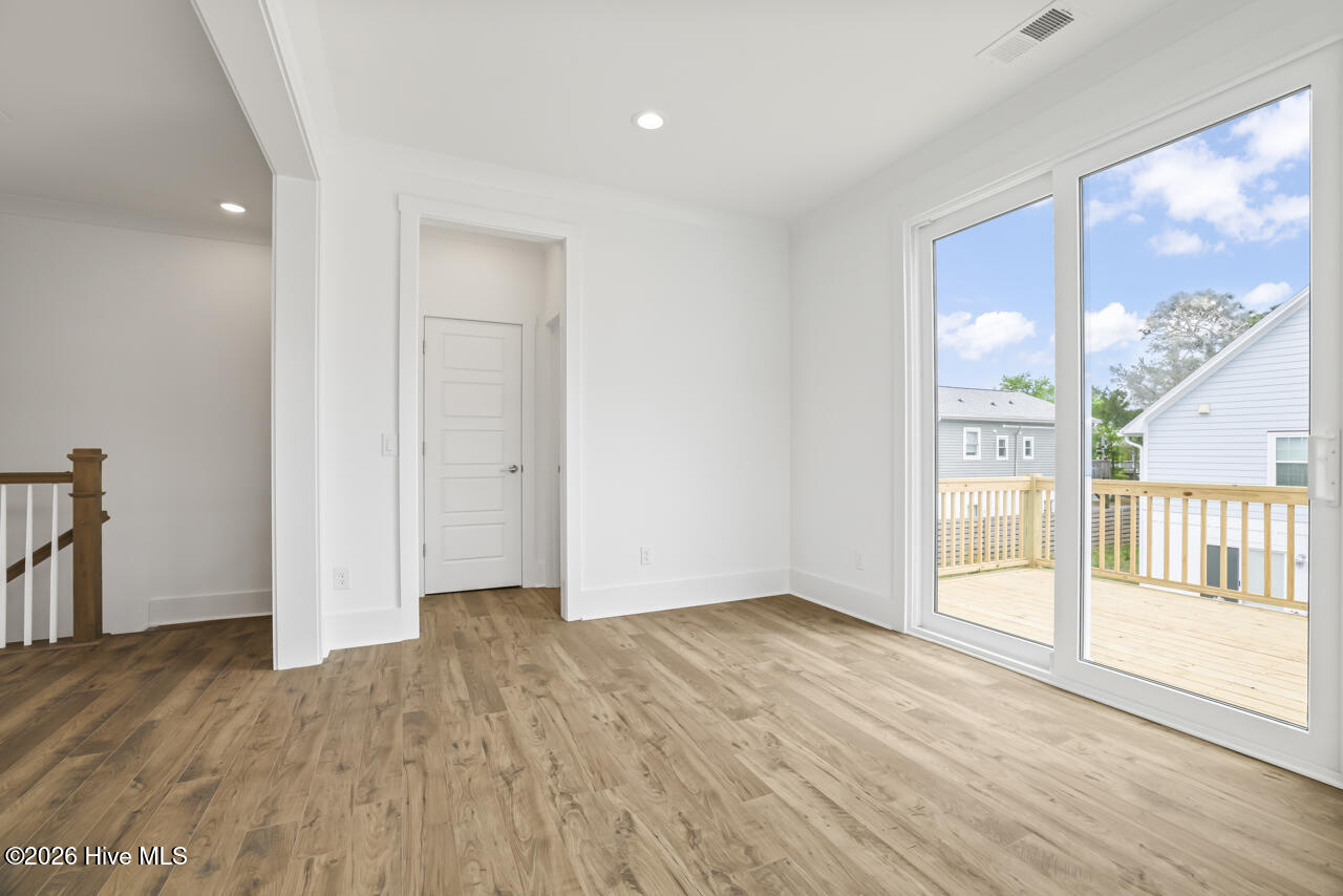 100544429 | Photo 14