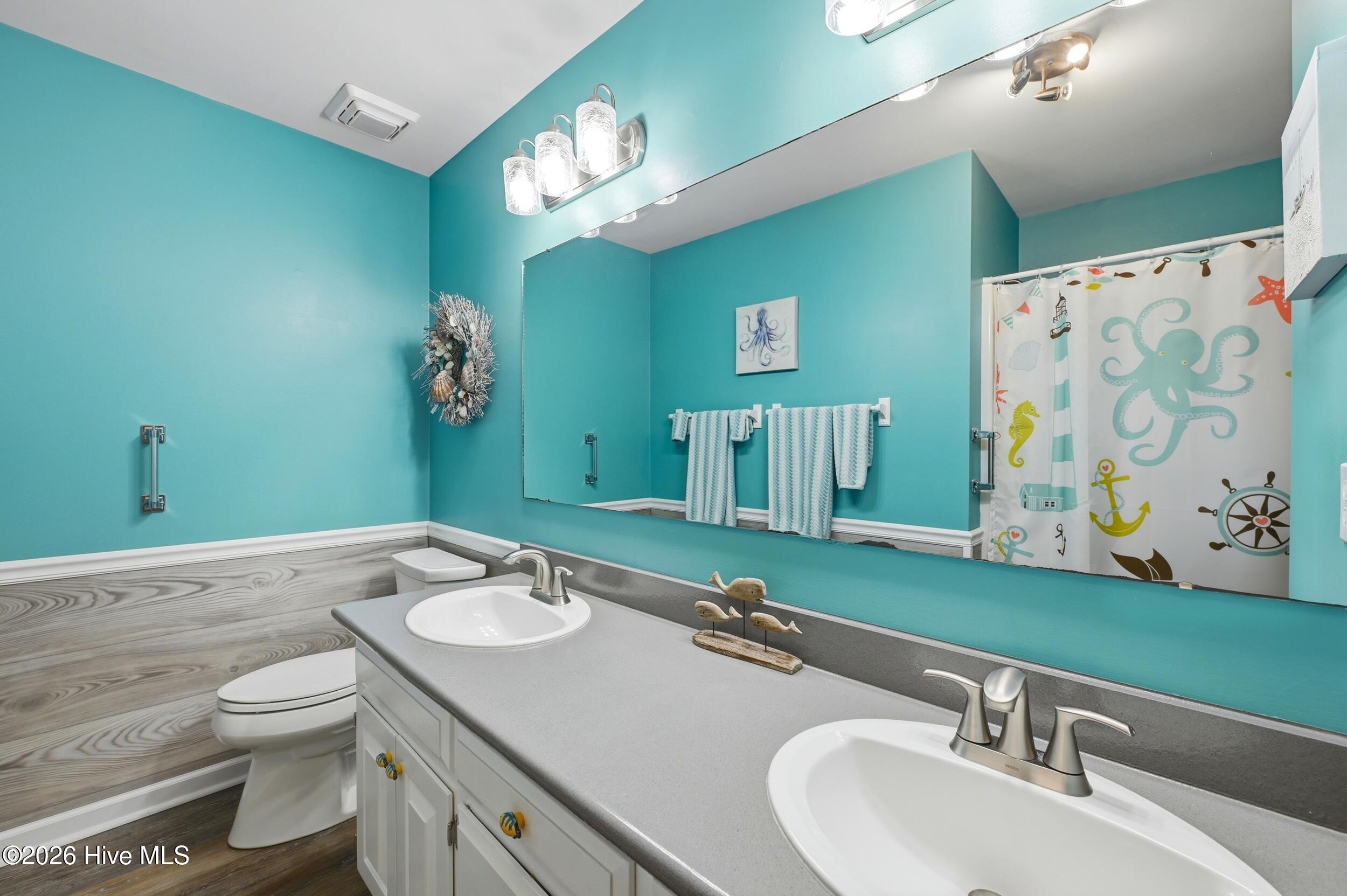 100563285 | Photo 39