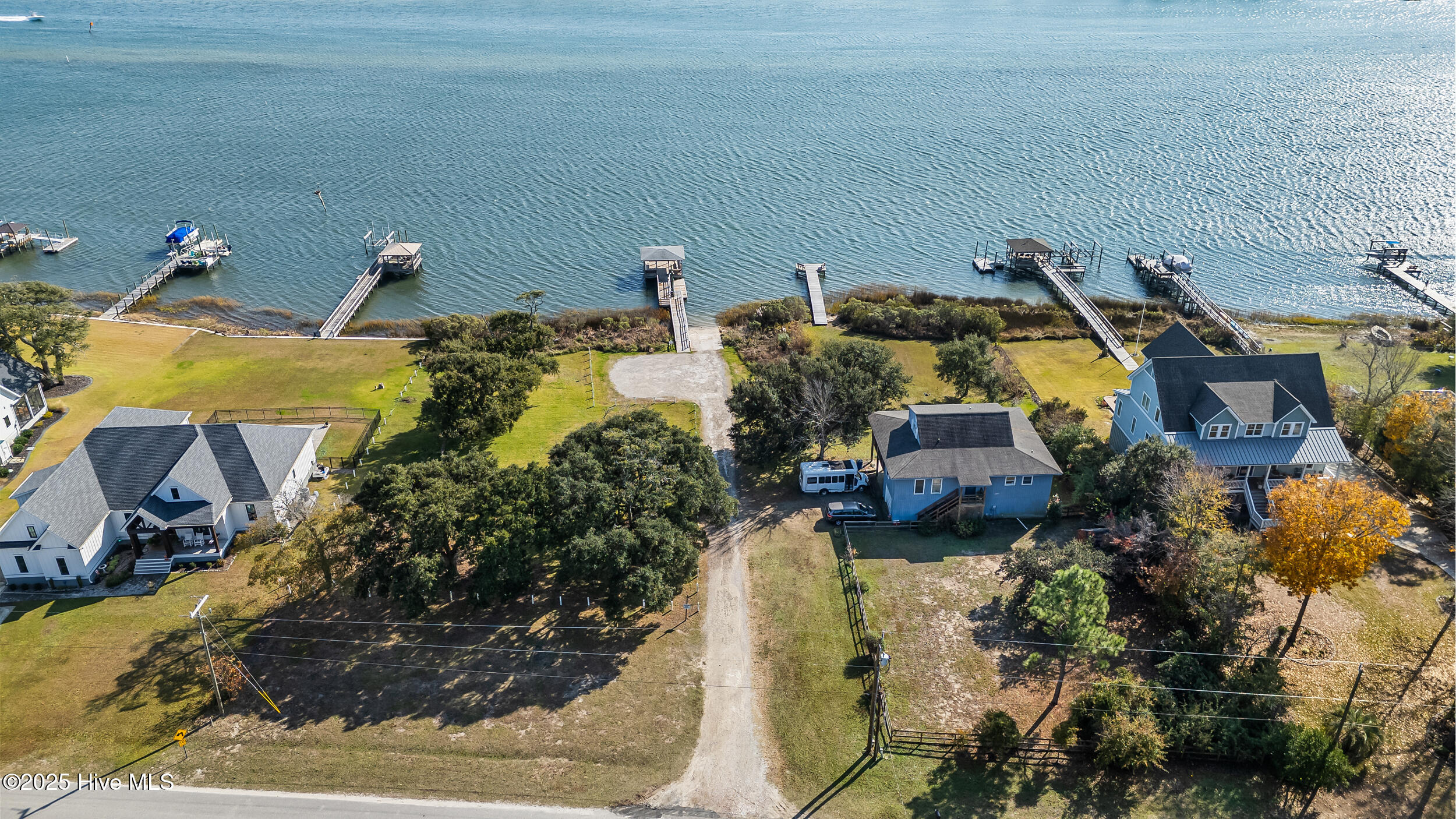 100543217 | Photo 99