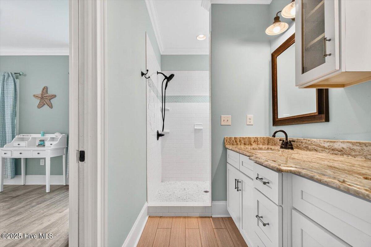 100531738 | Photo 24