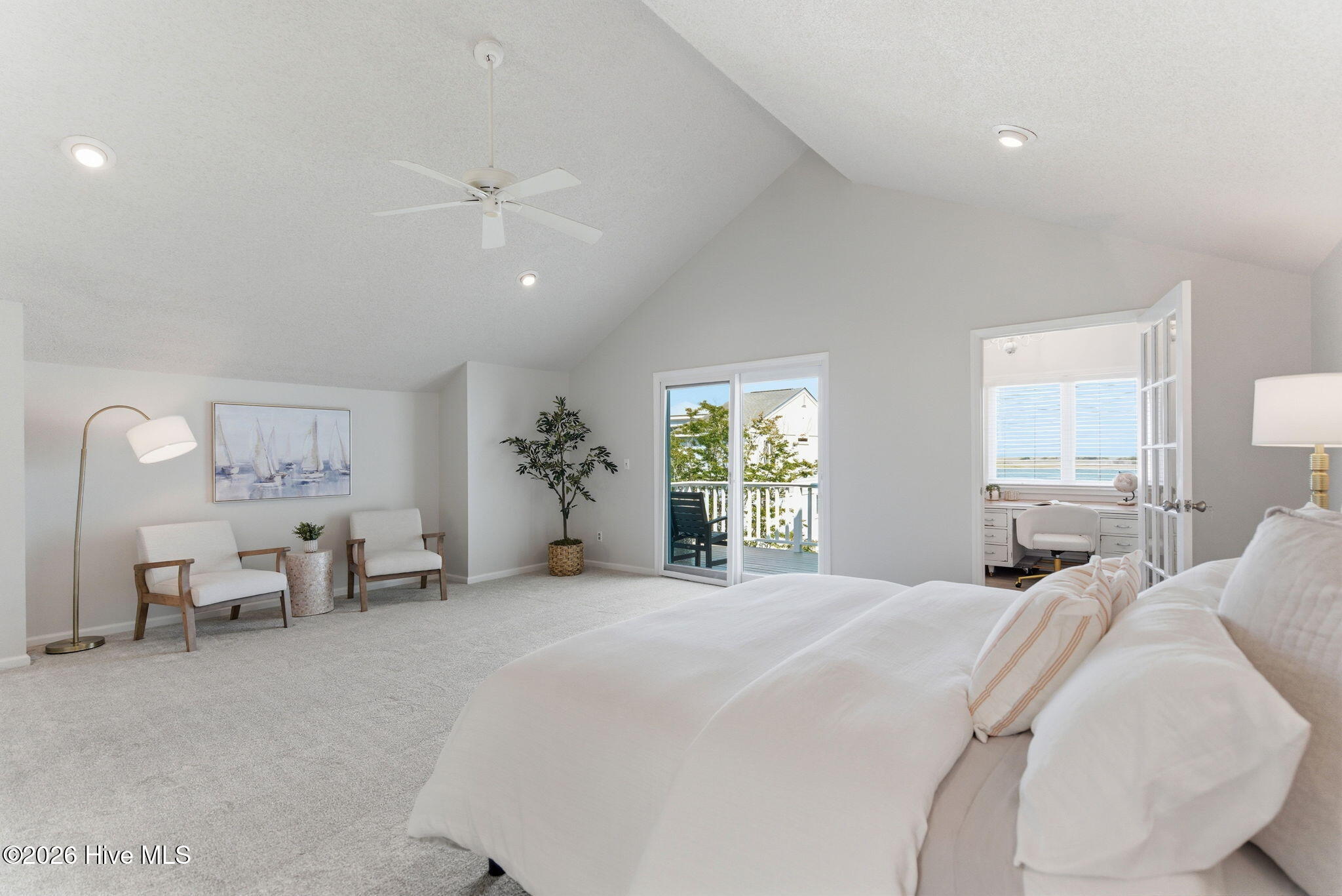 100569550 | Photo 13