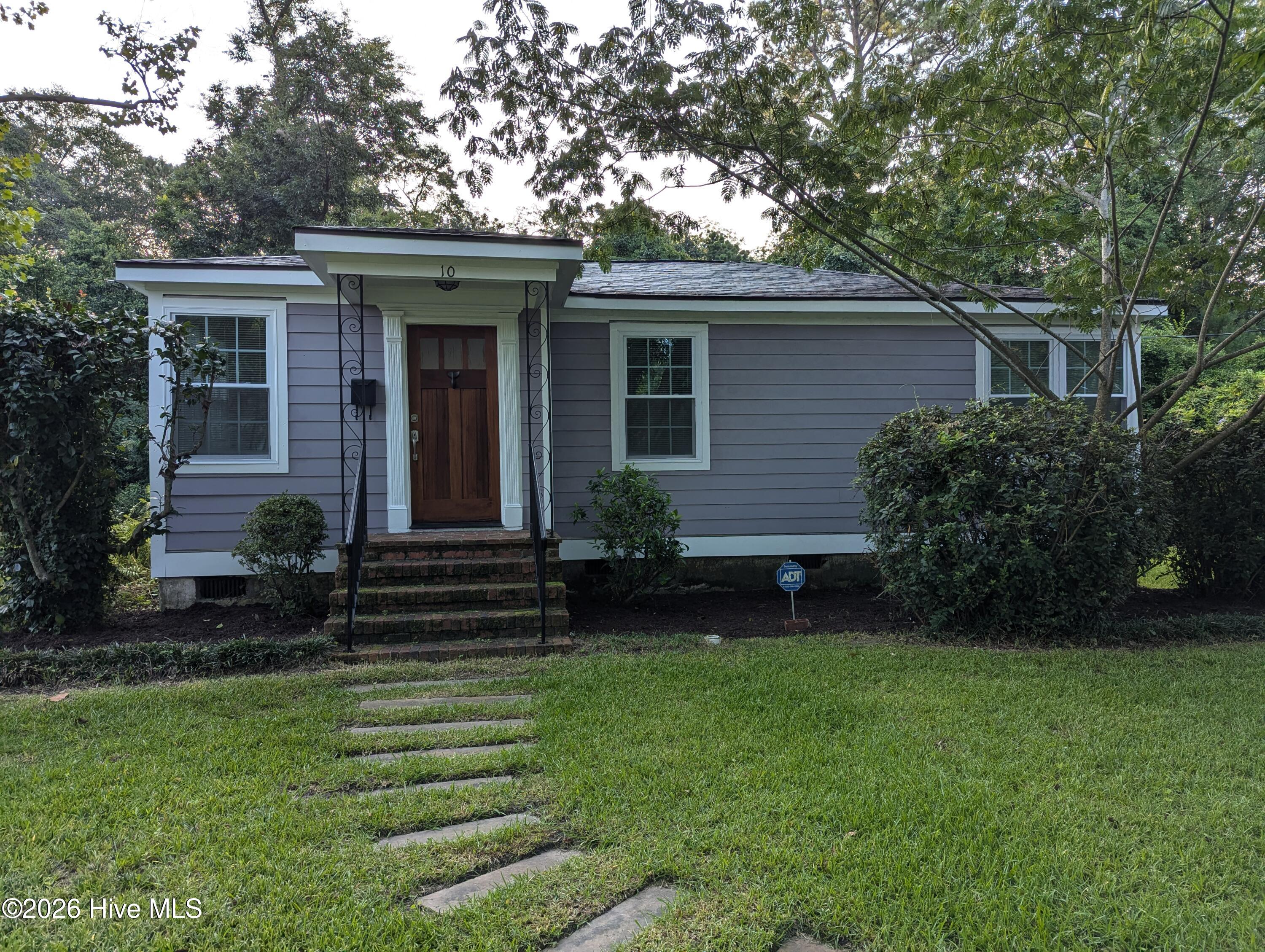Exterior photo of 10 Barnard Drive, Wilmington, NC 28405. MLS: 100604551