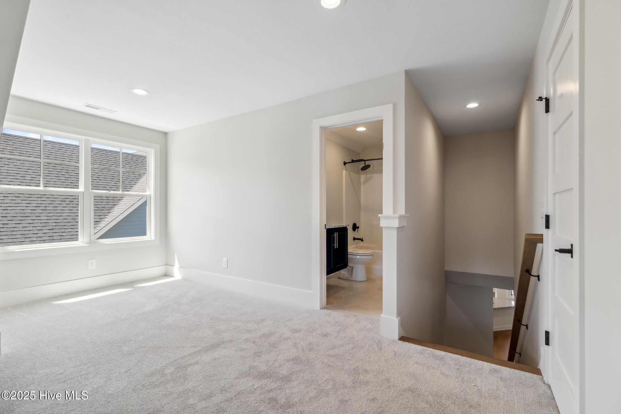 100461244 | Photo 71