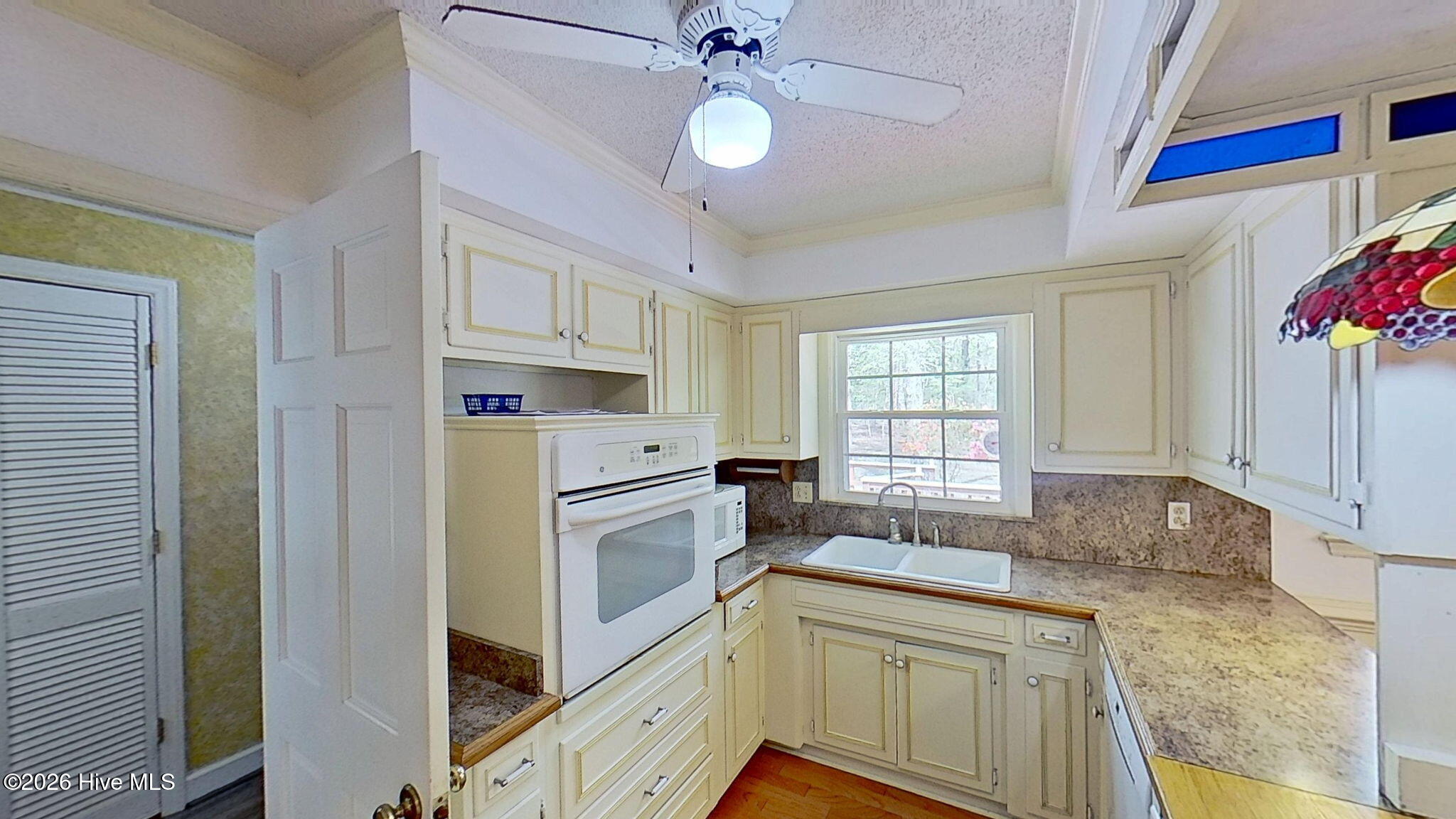 512 Raymond Drive,Arapahoe