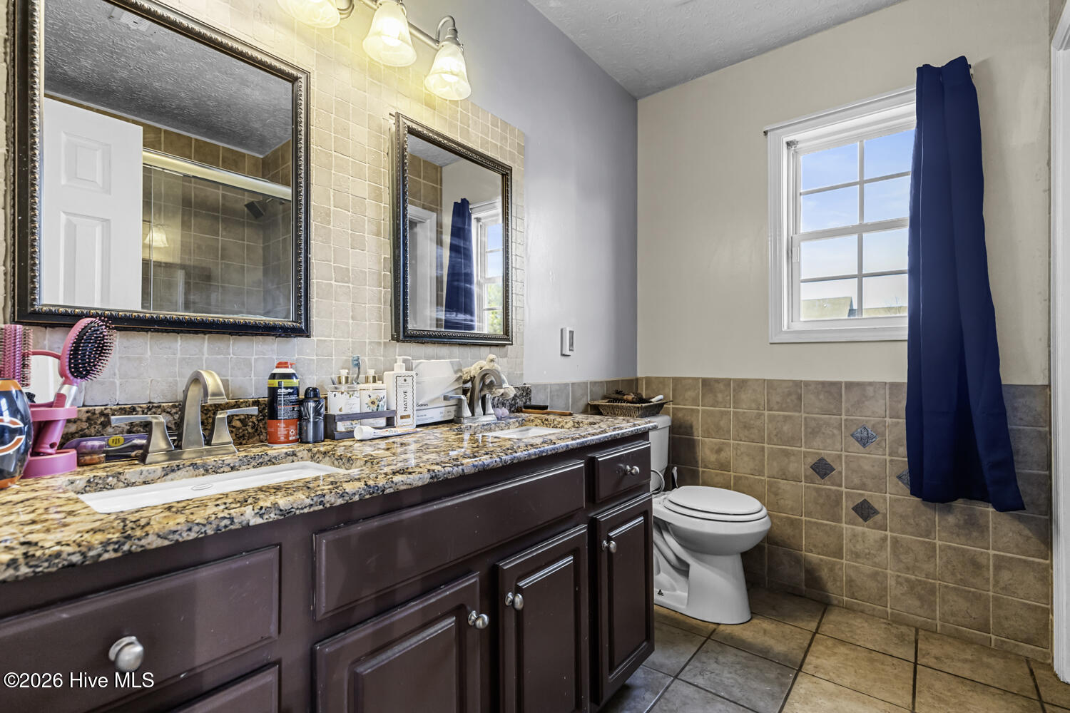 100550831 | Photo 18