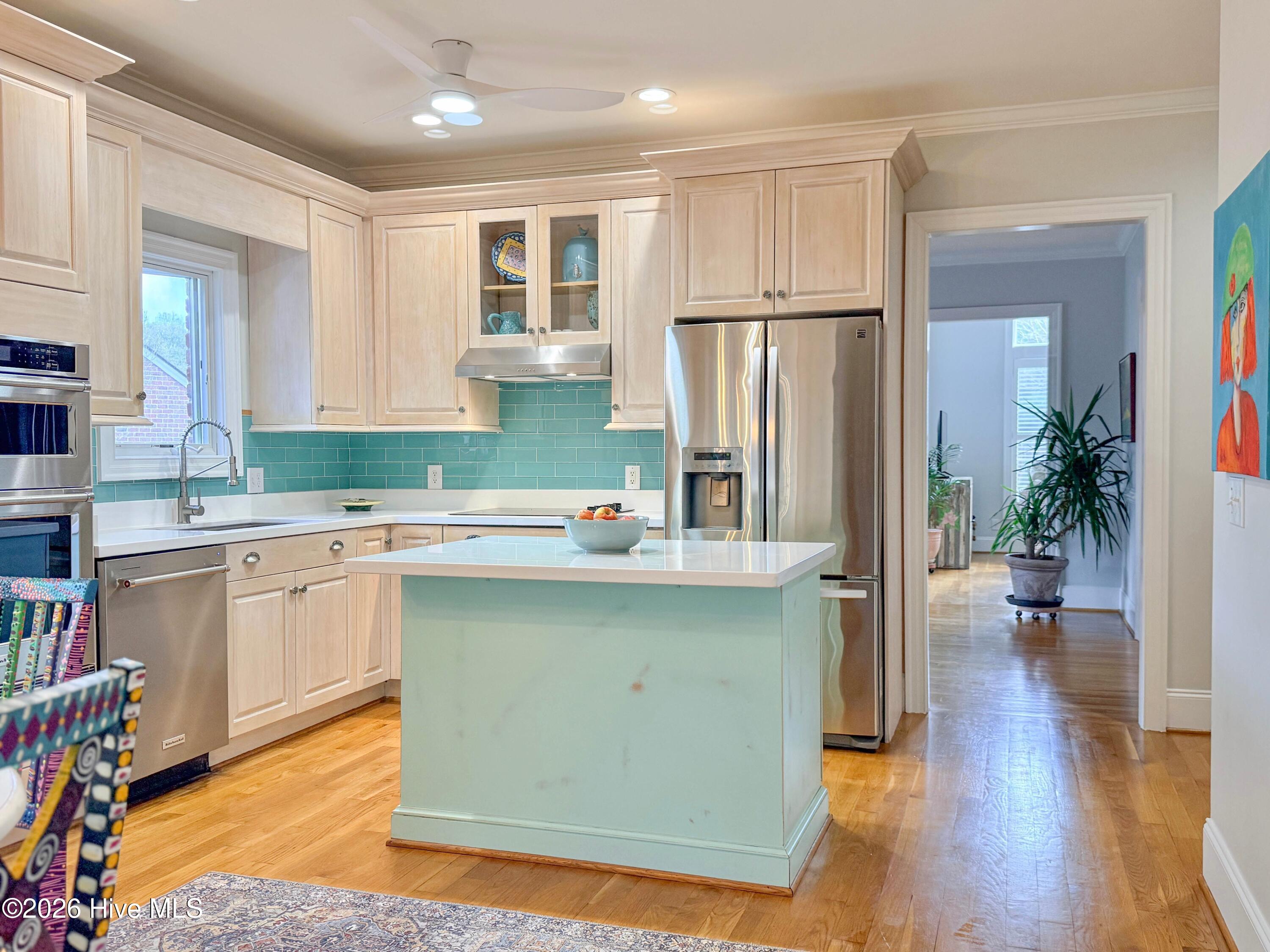 100559415 | Photo 32