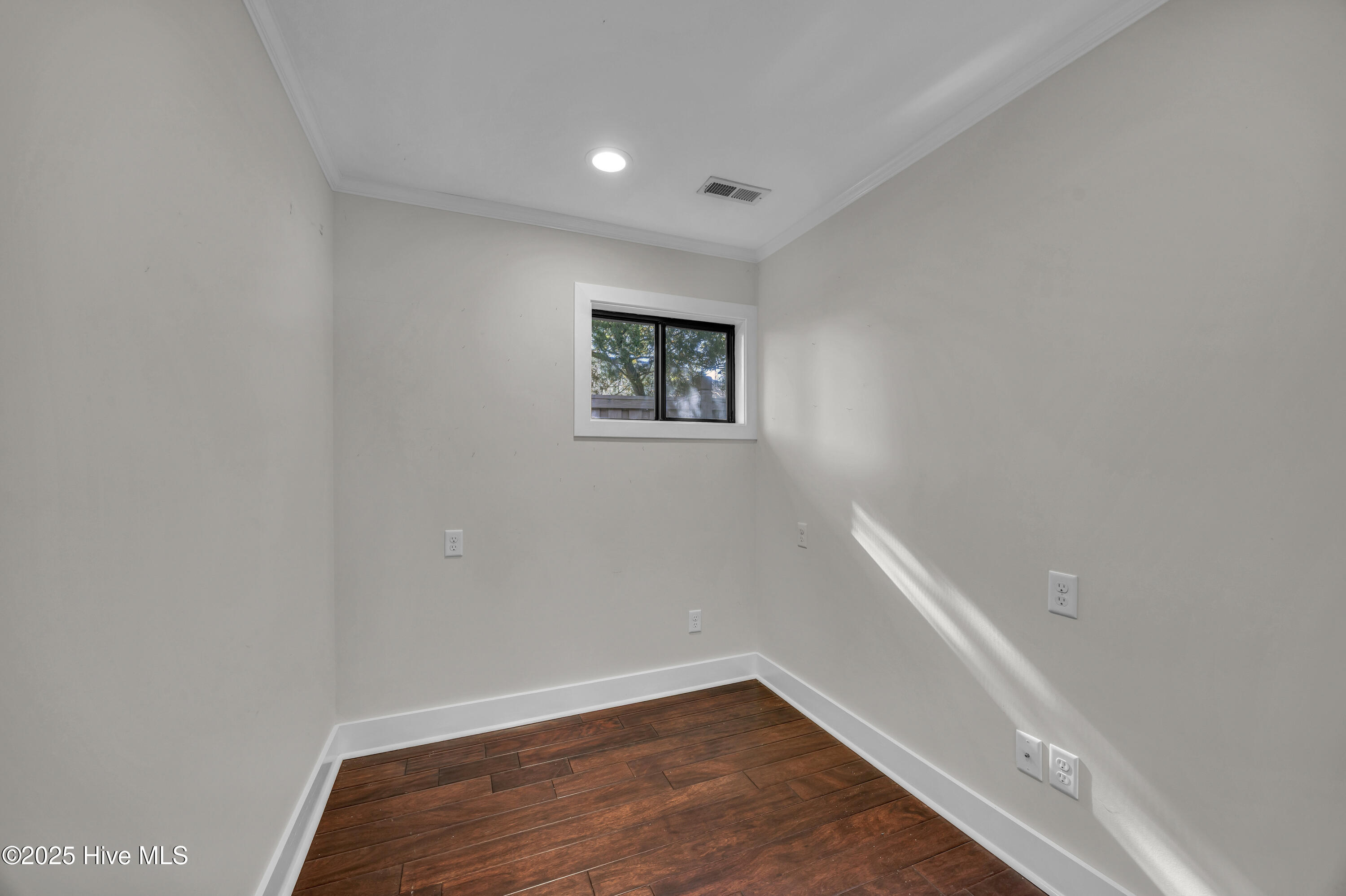 100540470 | Photo 22