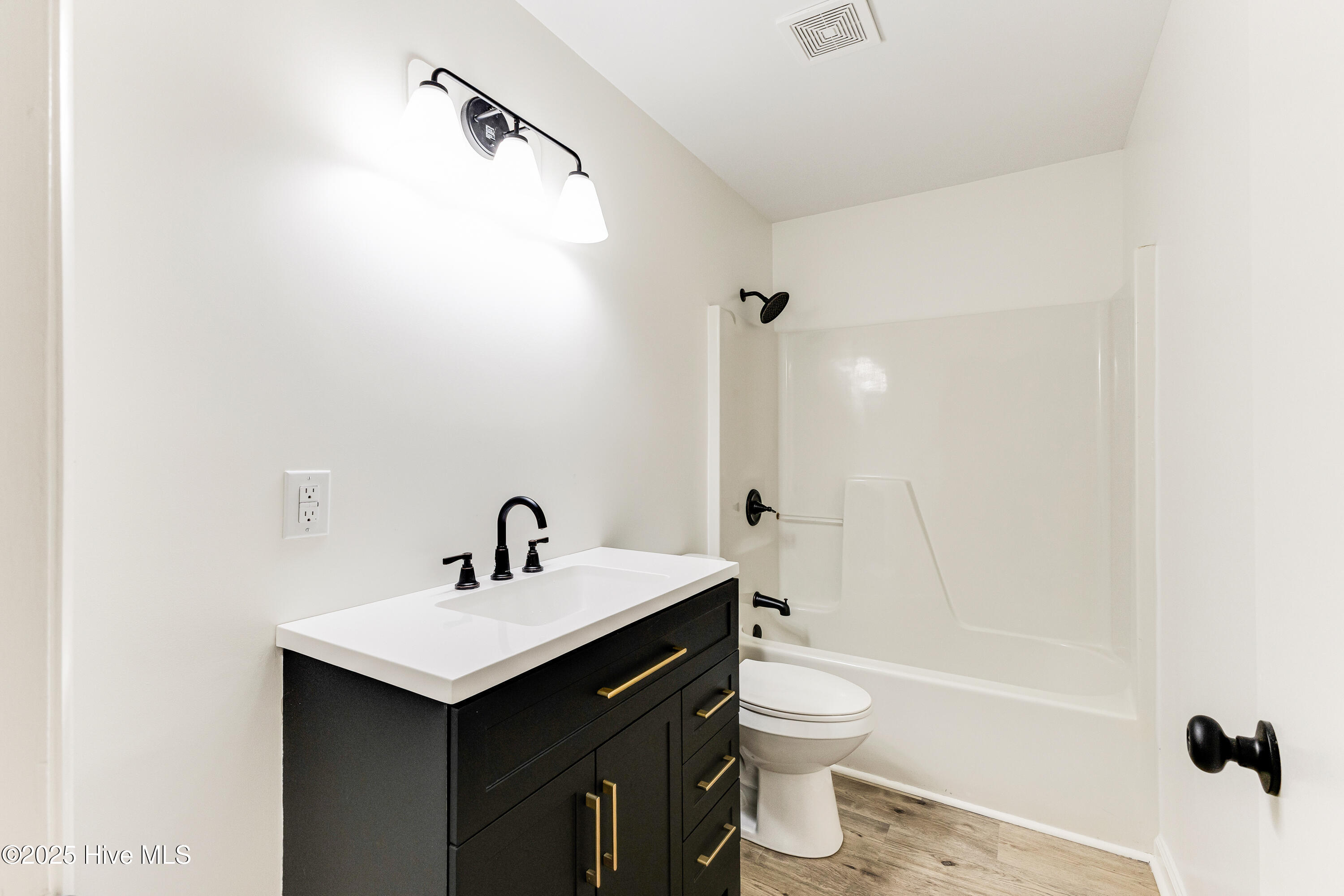 100509381 | Photo 21