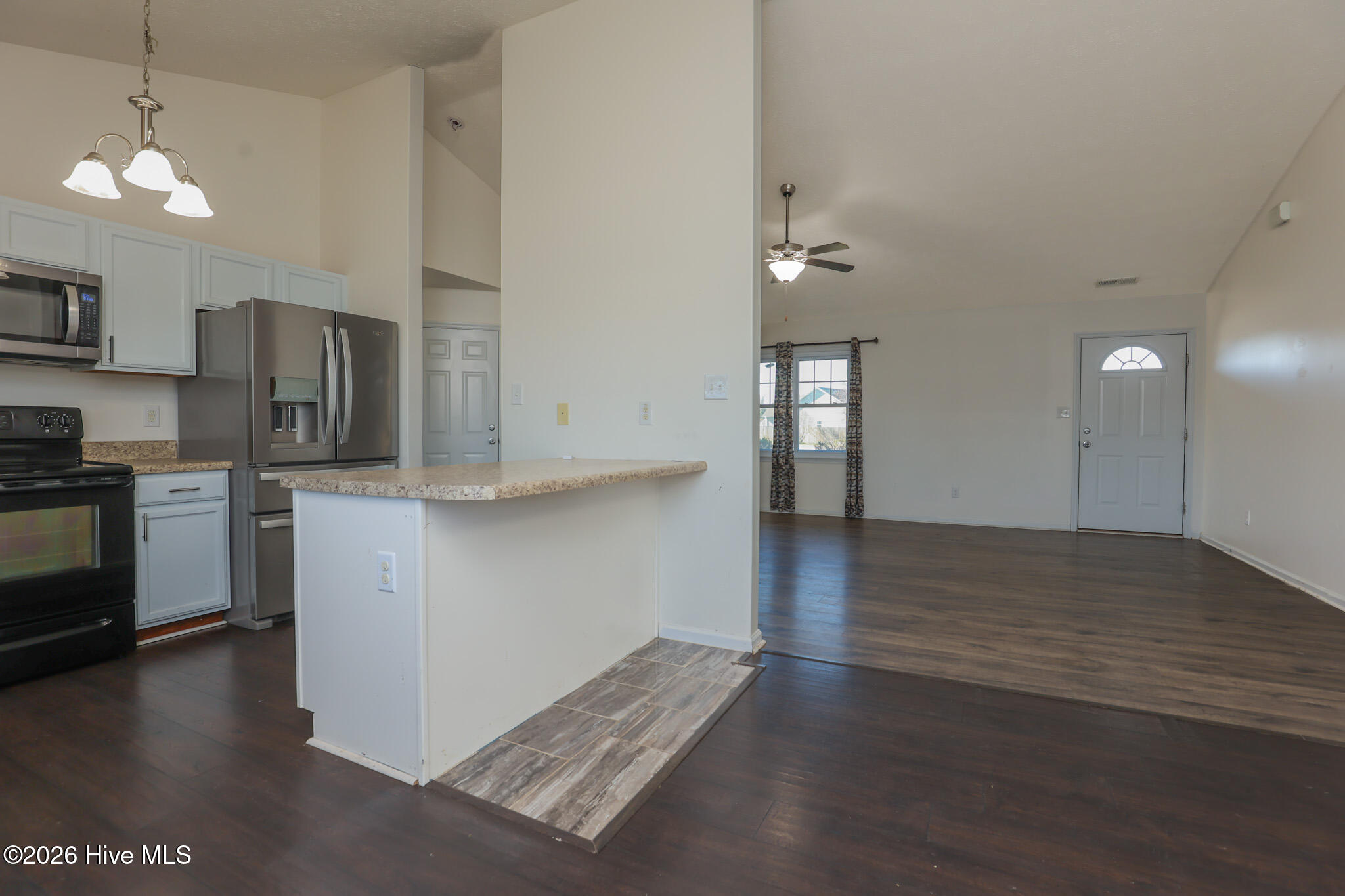 100523026 | Photo 13