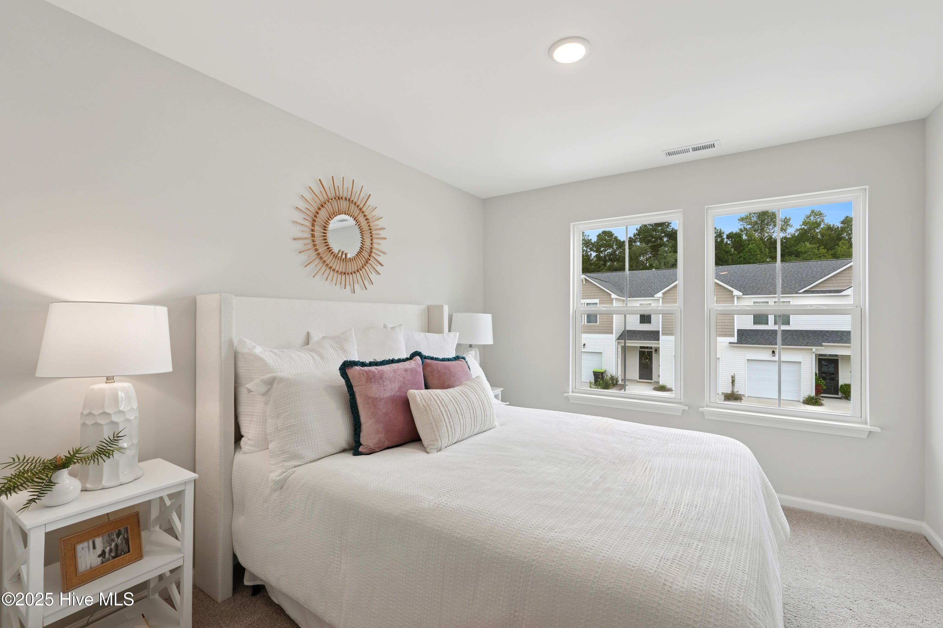 100542464 | Photo 12