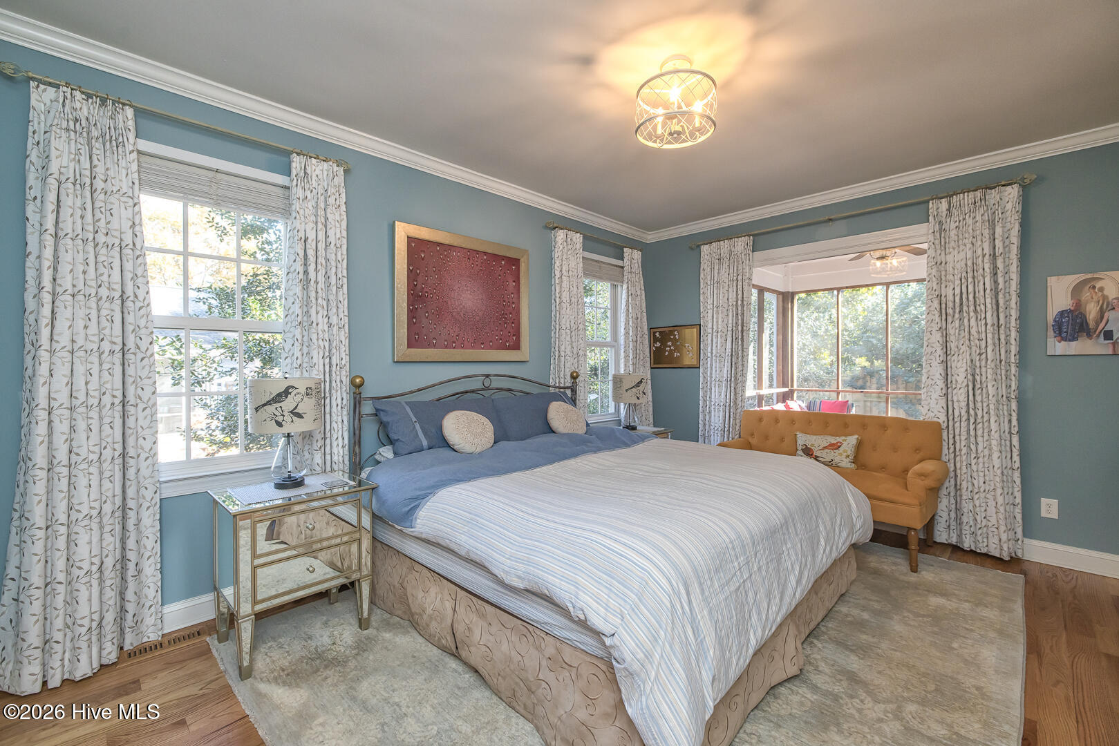 100550296 | Photo 26