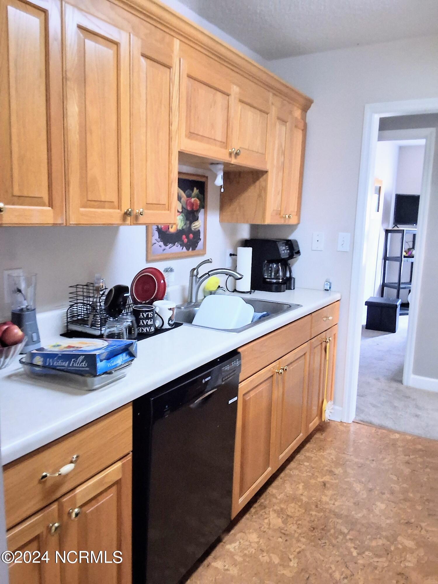 100463336 | Photo 16