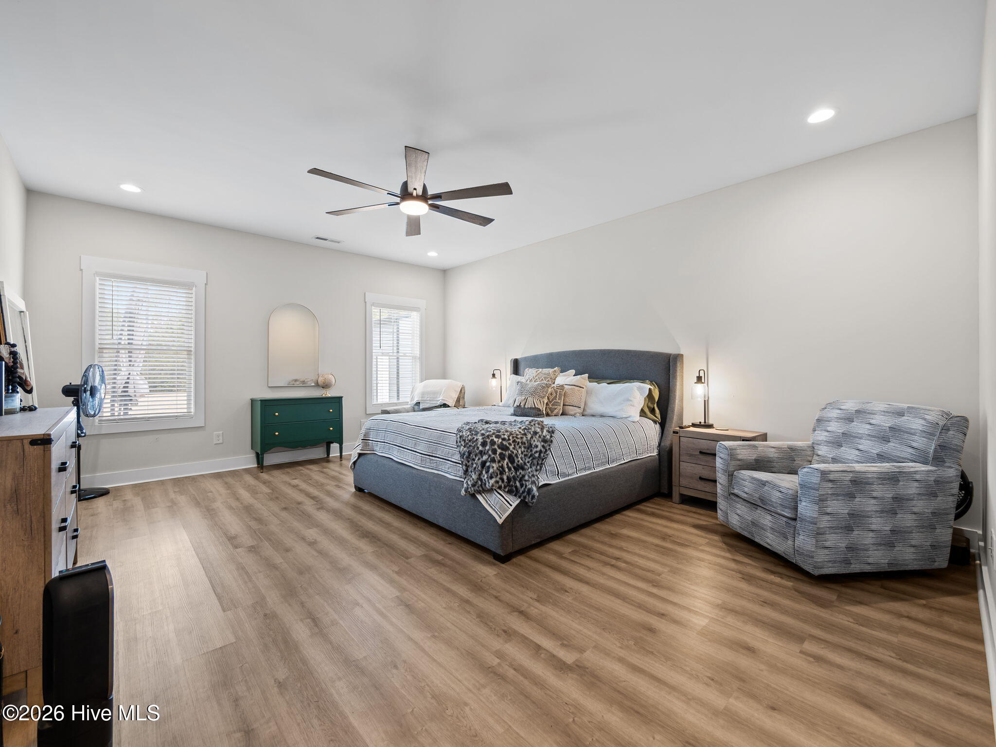 100556866 | Photo 10