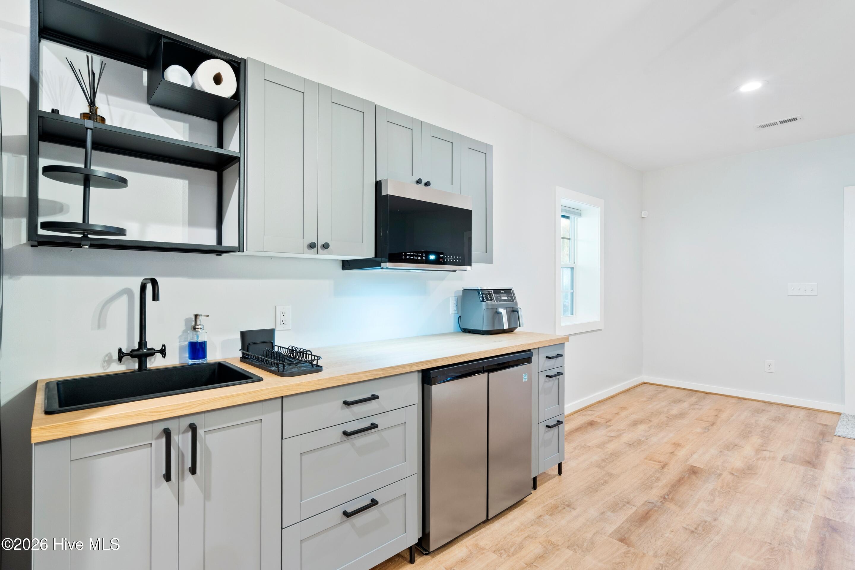 100549187 | Photo 71