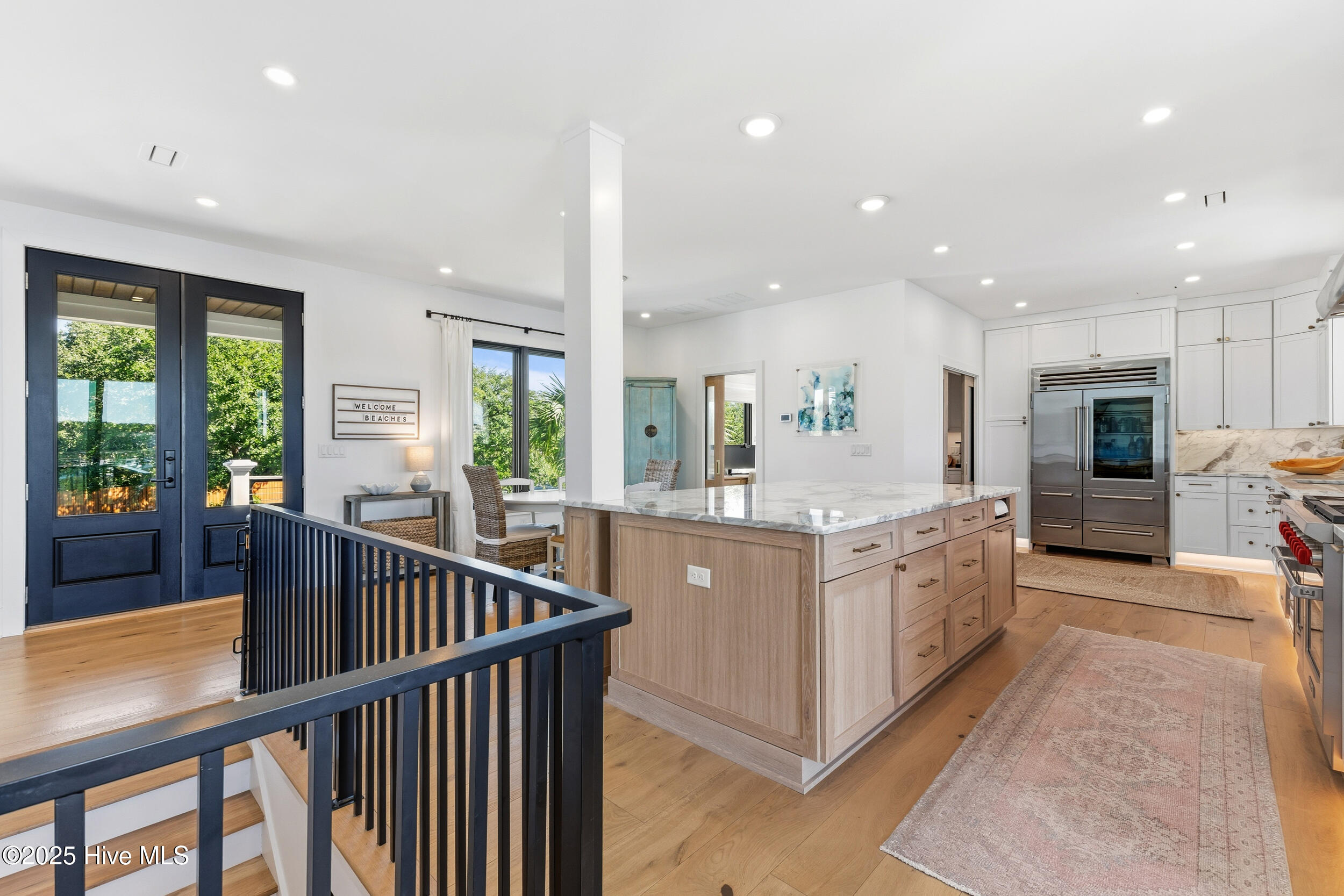 100541015 | Photo 61