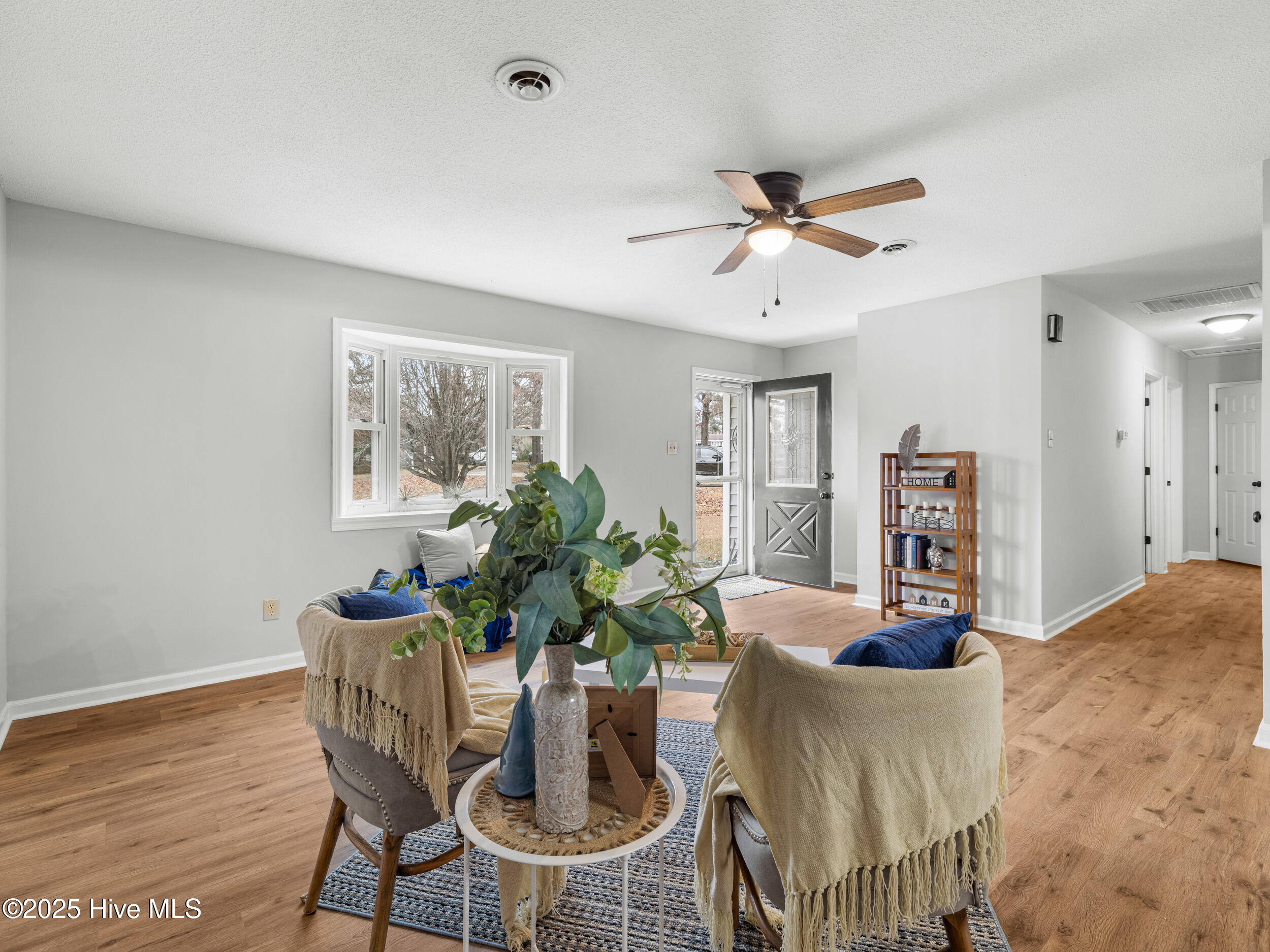 100546009 | Photo 11