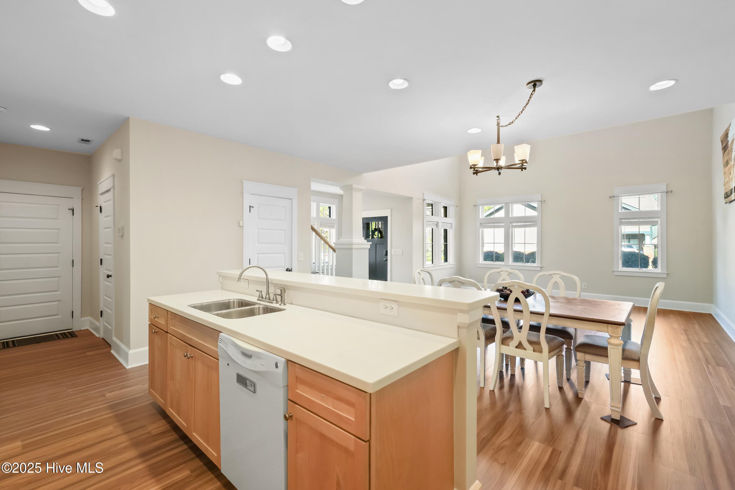 100544454 | Photo 13