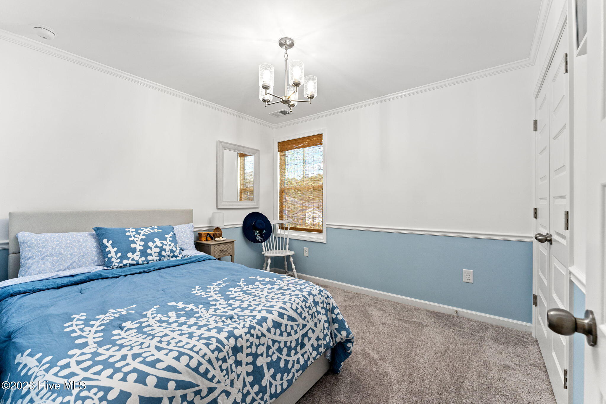 100566153 | Photo 25