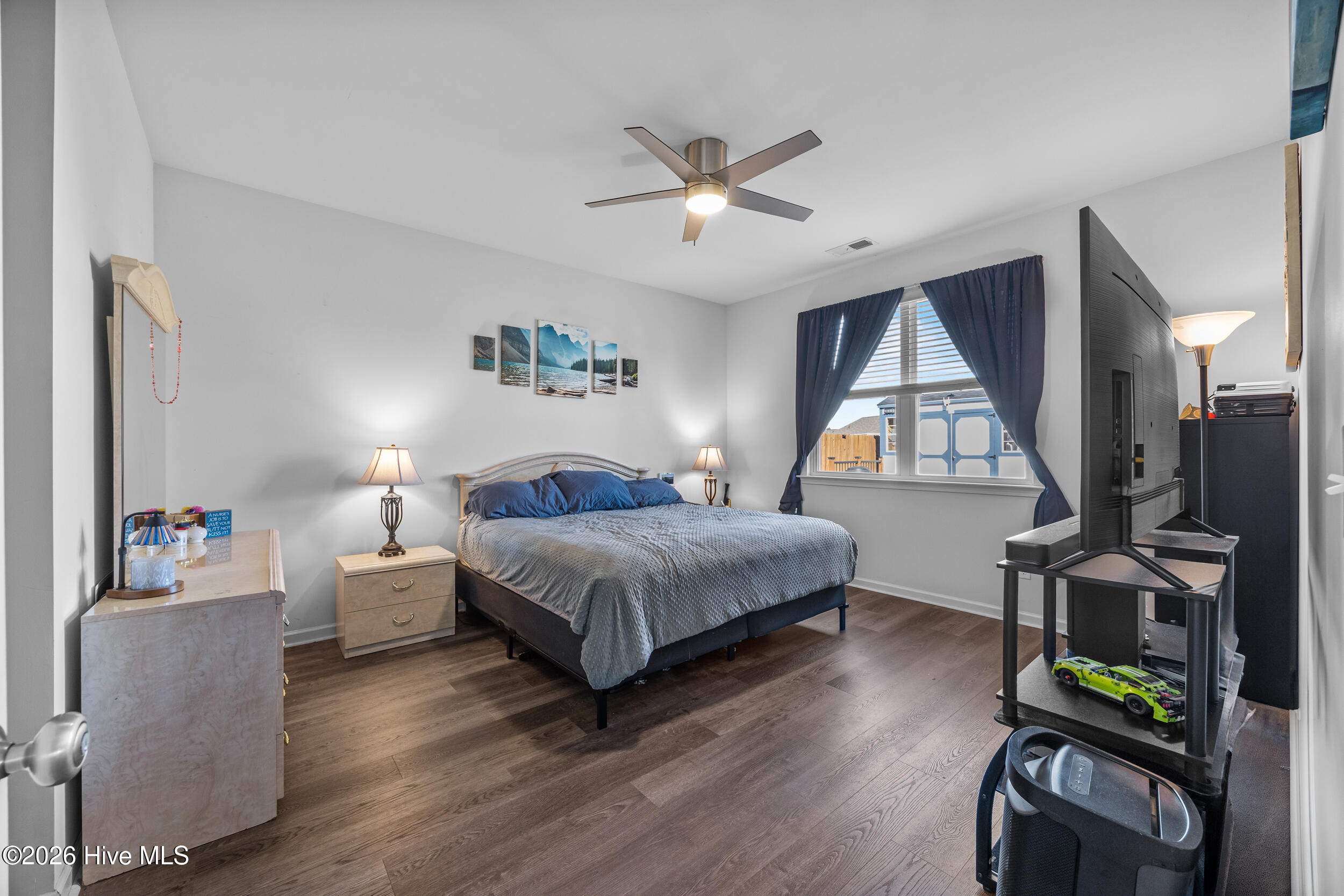 100560098 | Photo 10