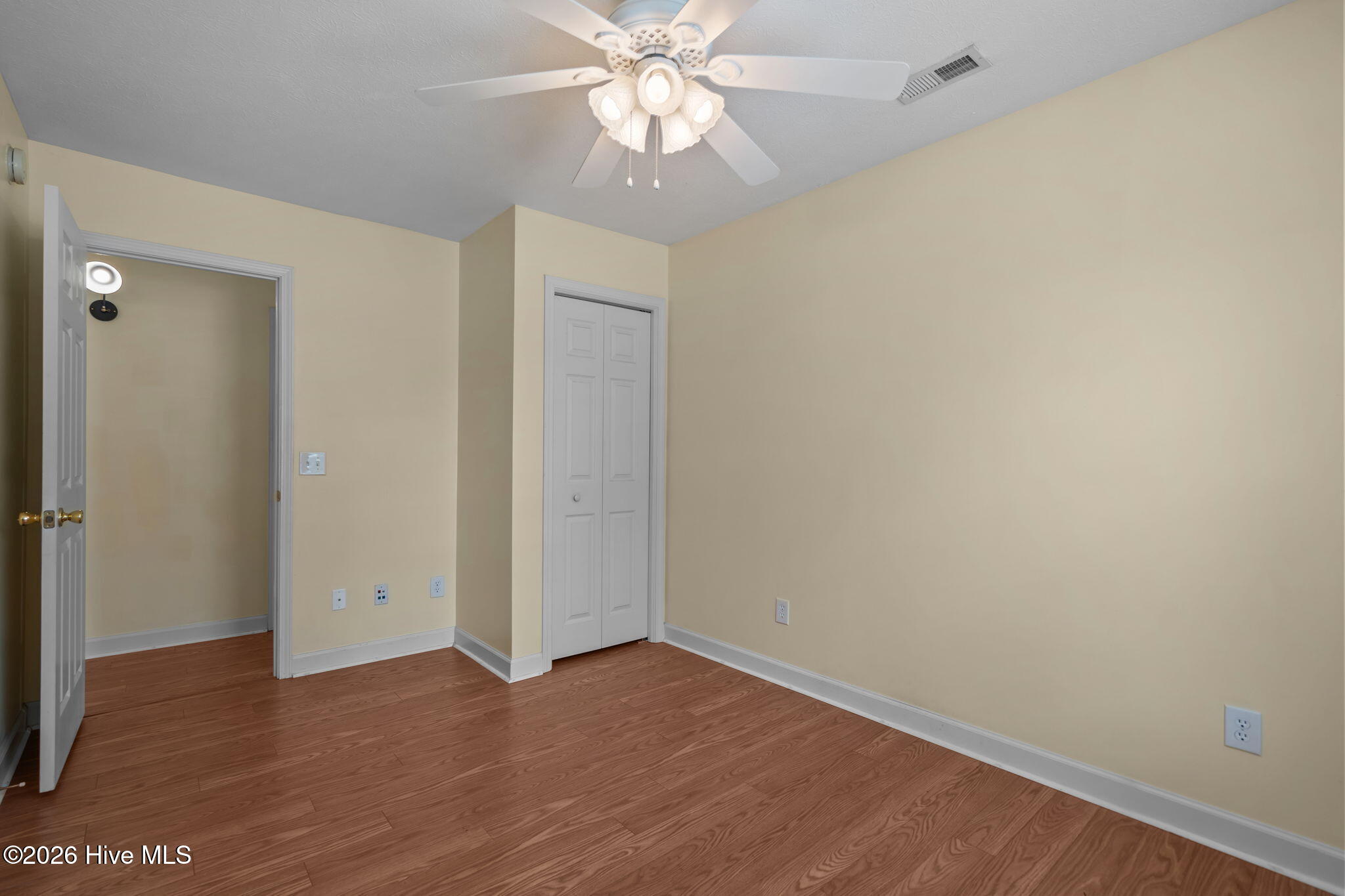 100564732 | Photo 24