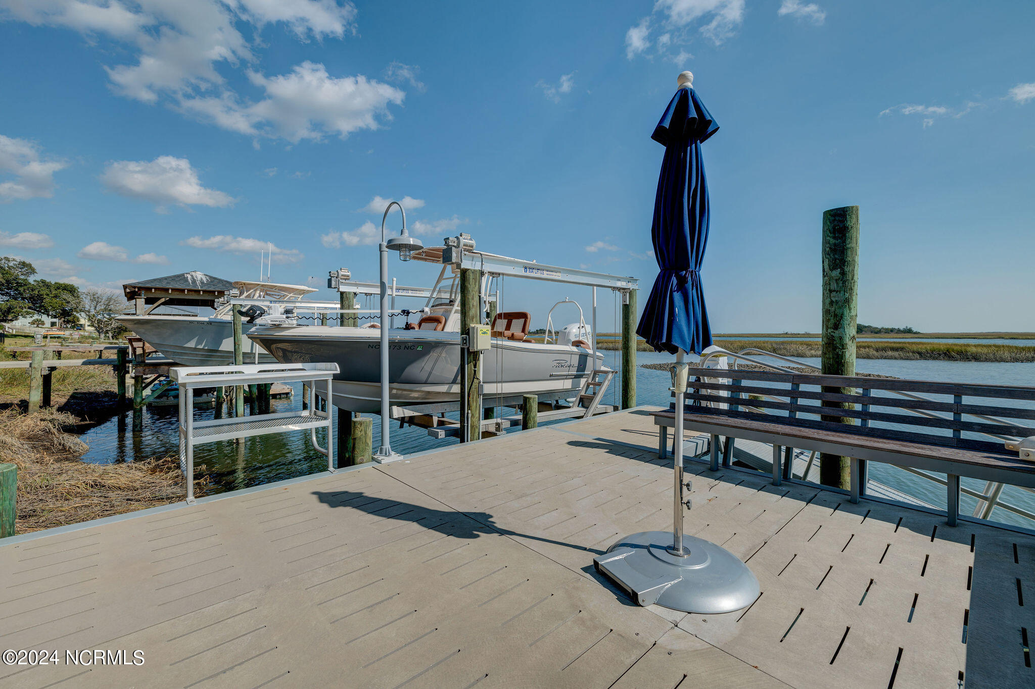 100547028 | Photo 72