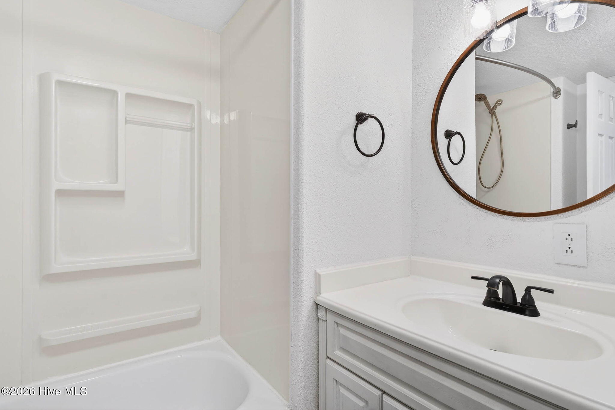 100565671 | Photo 17