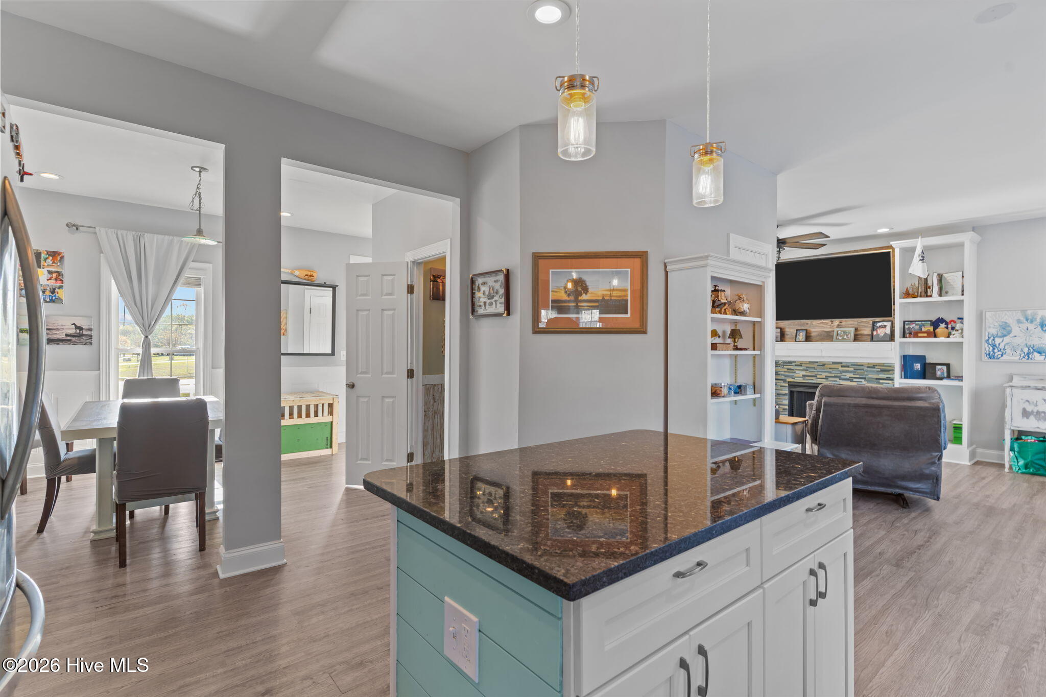 100564590 | Photo 17