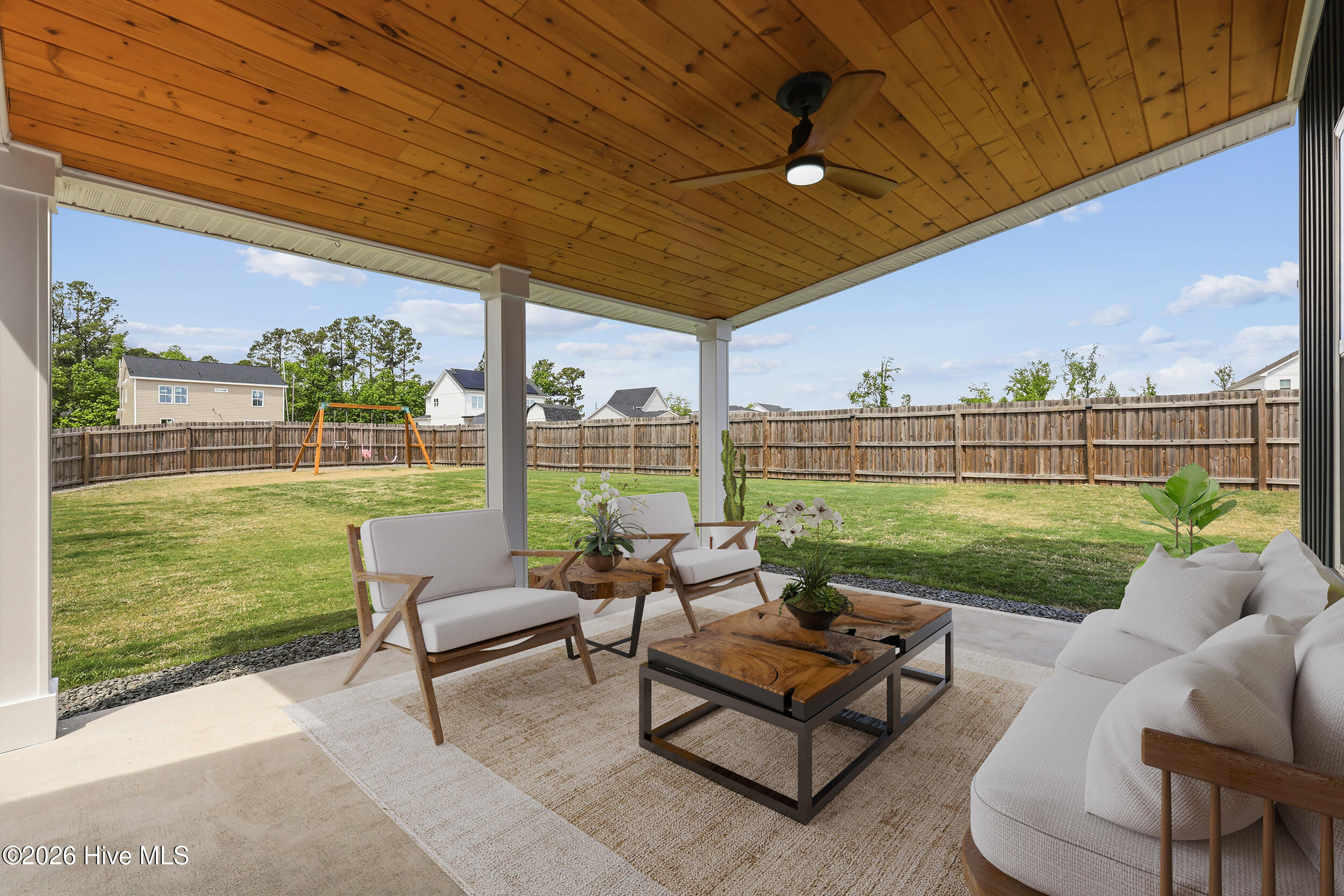 100570629 | Photo 41