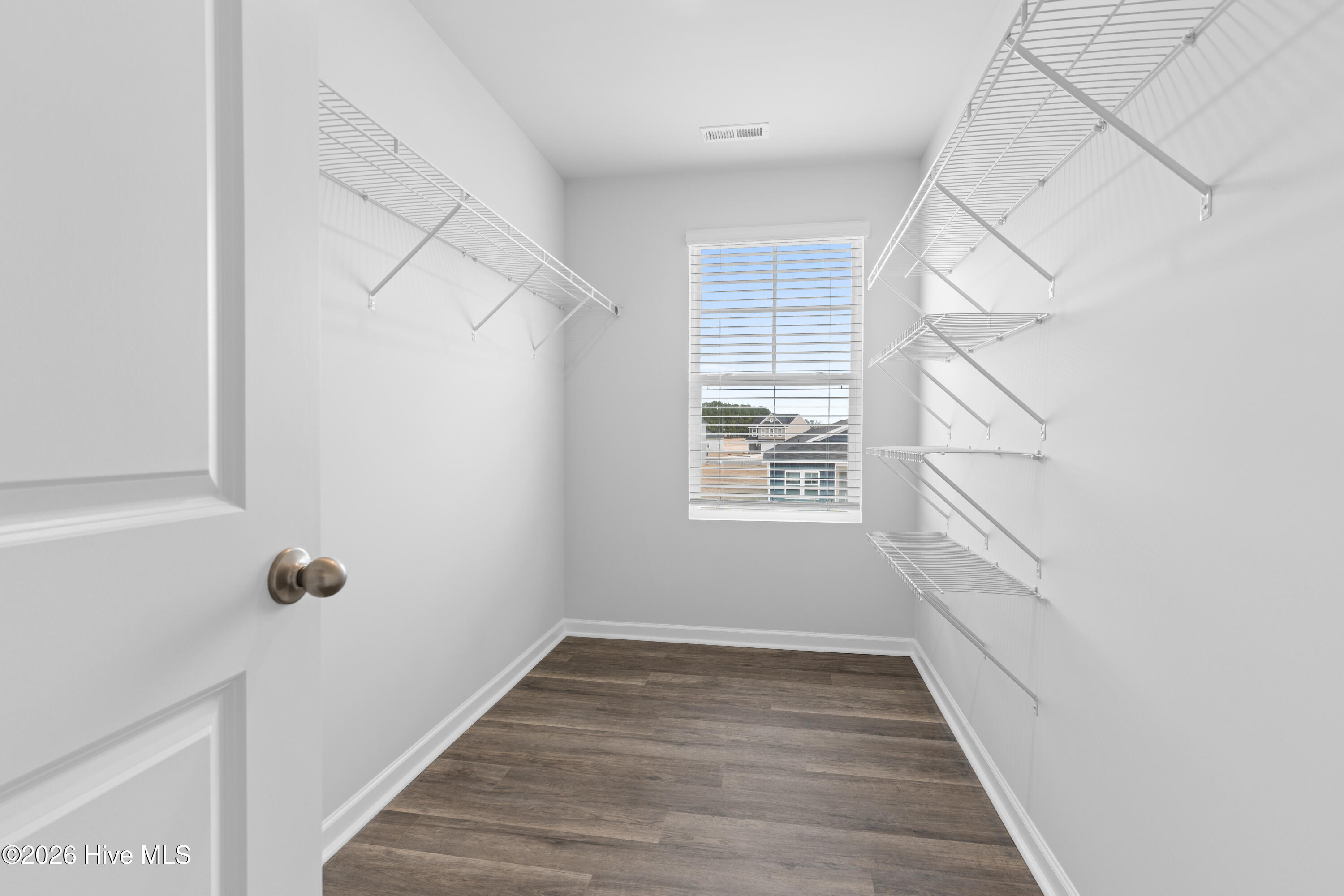 100538143 | Photo 25