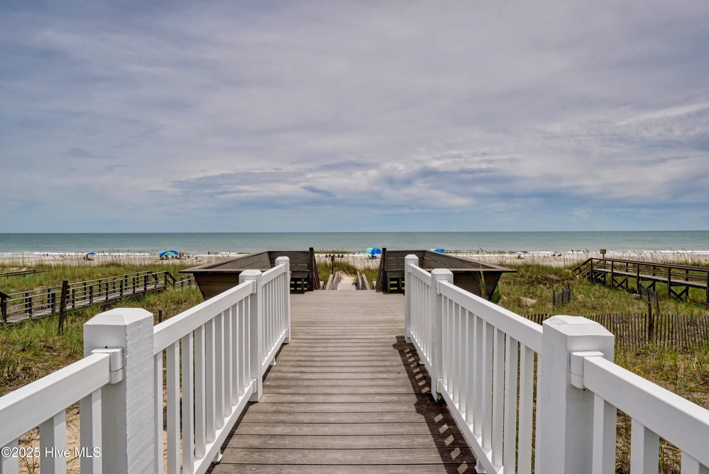 100553290 | Photo 42