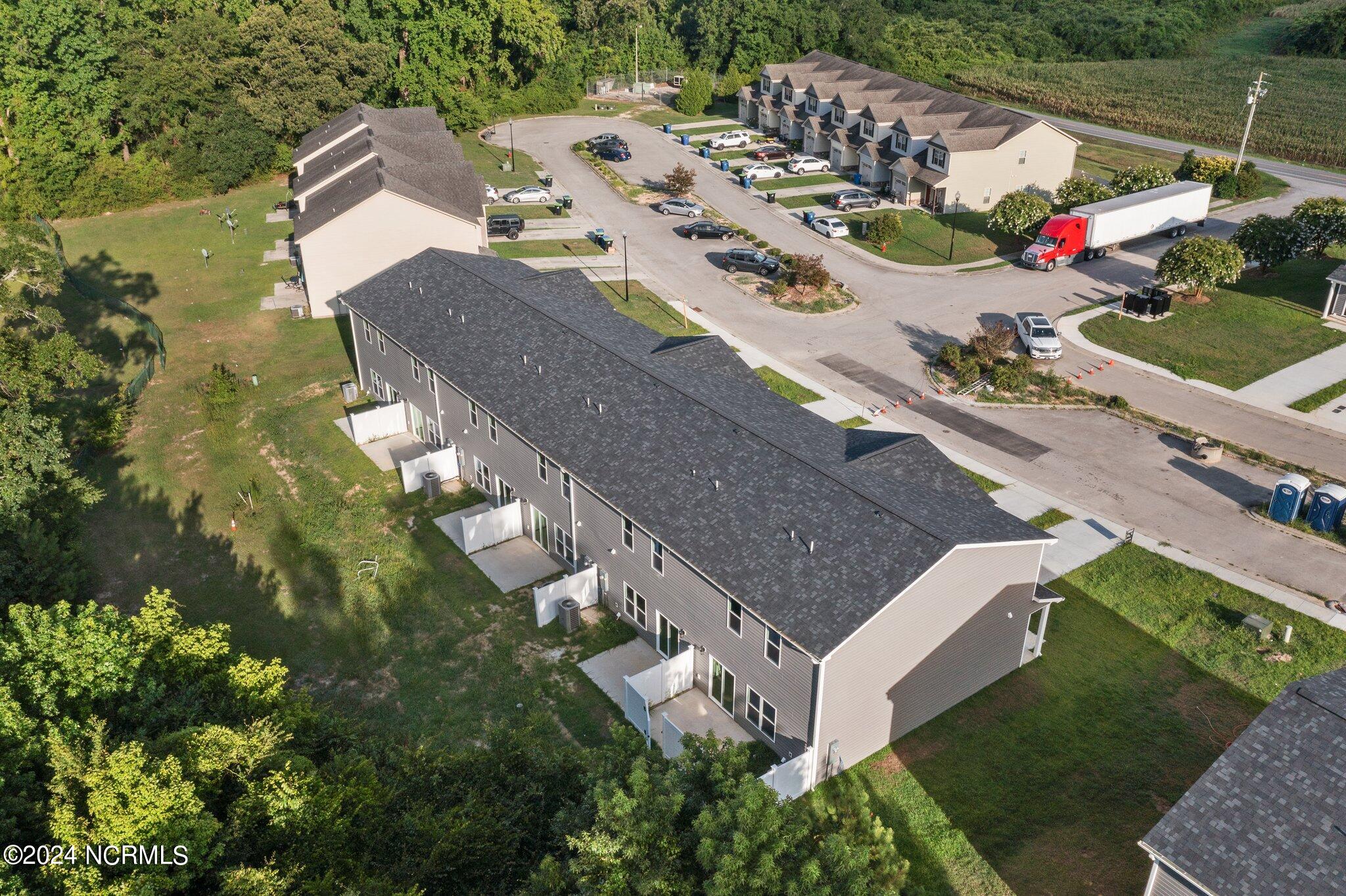 100441144 | Photo 36