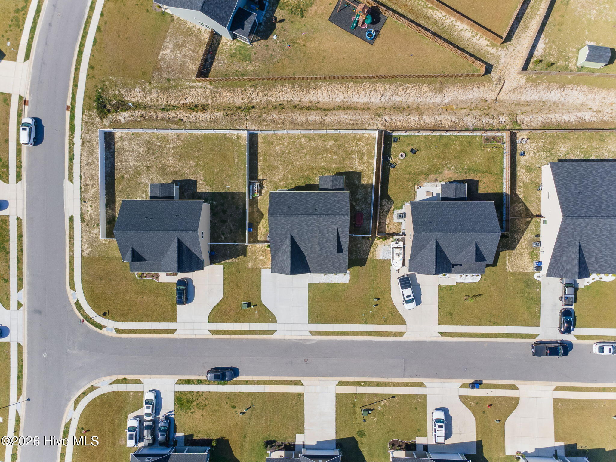 100566000 | Photo 51