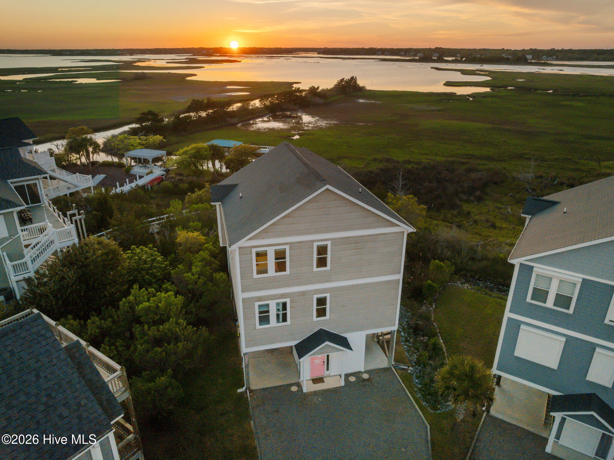 331 Oceanaire Lane, Surf City, NC, 28445