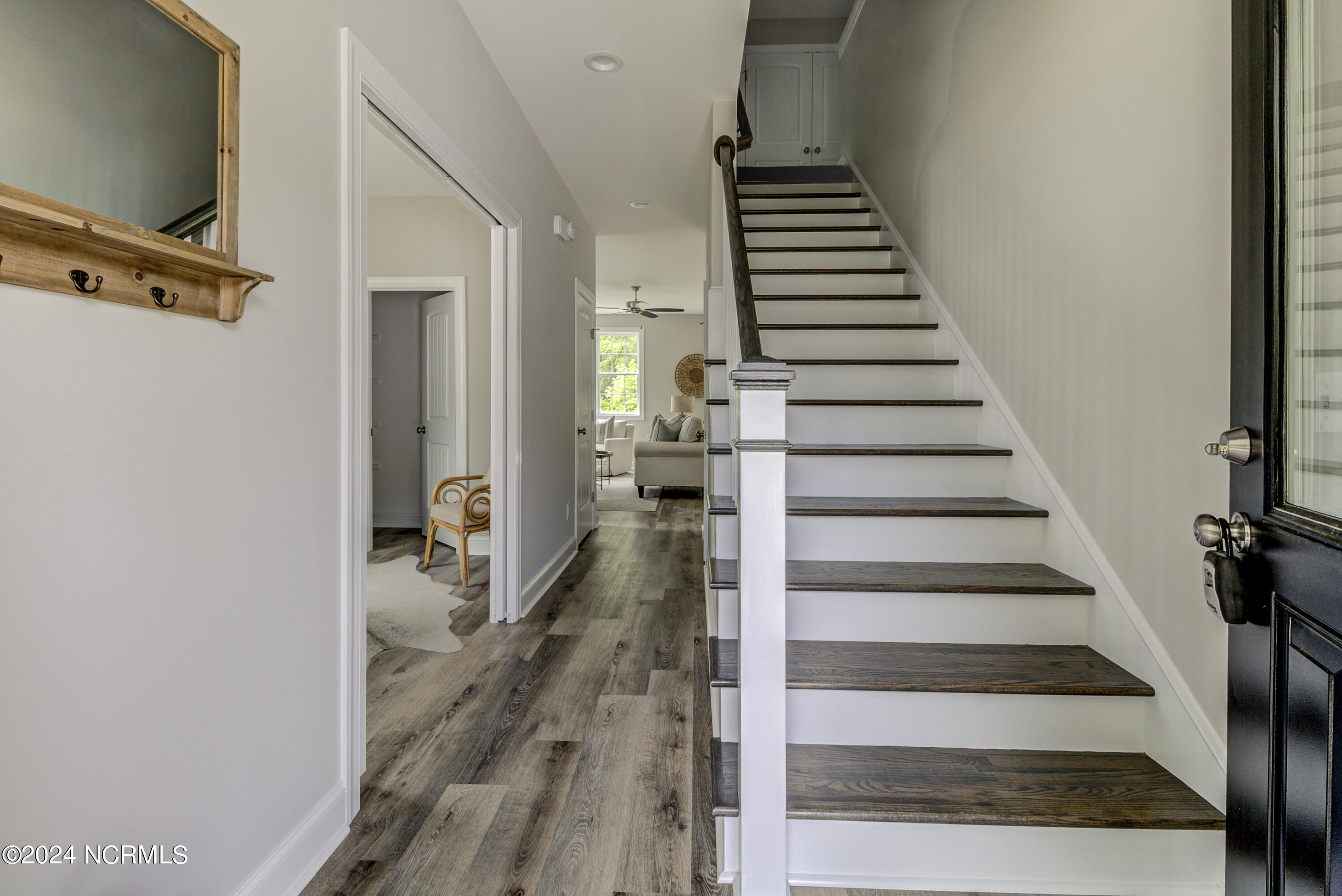 100548274 | Photo 18