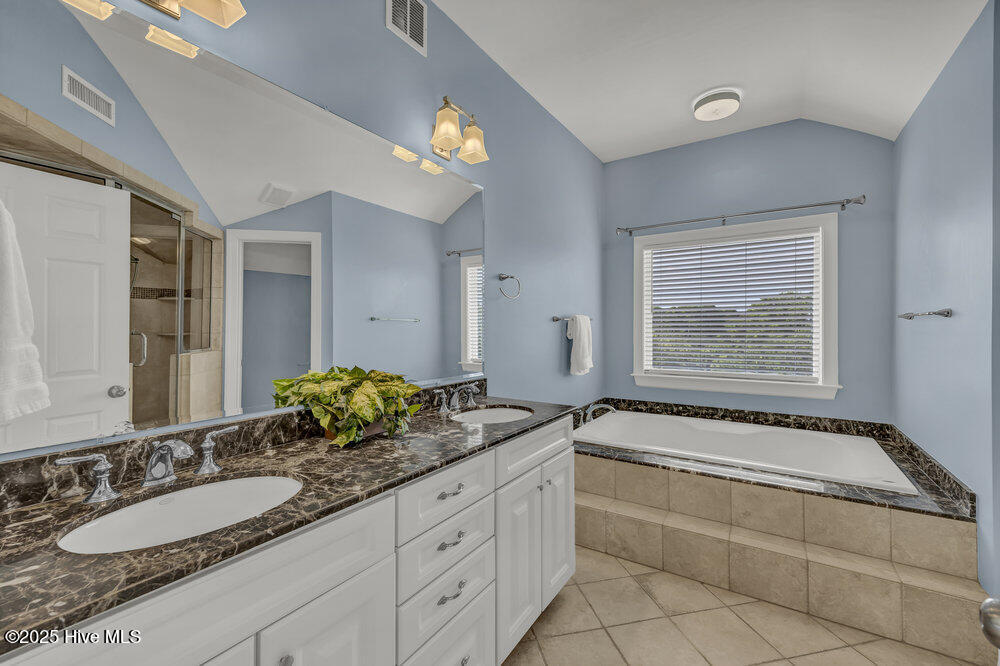 100531490 | Photo 53