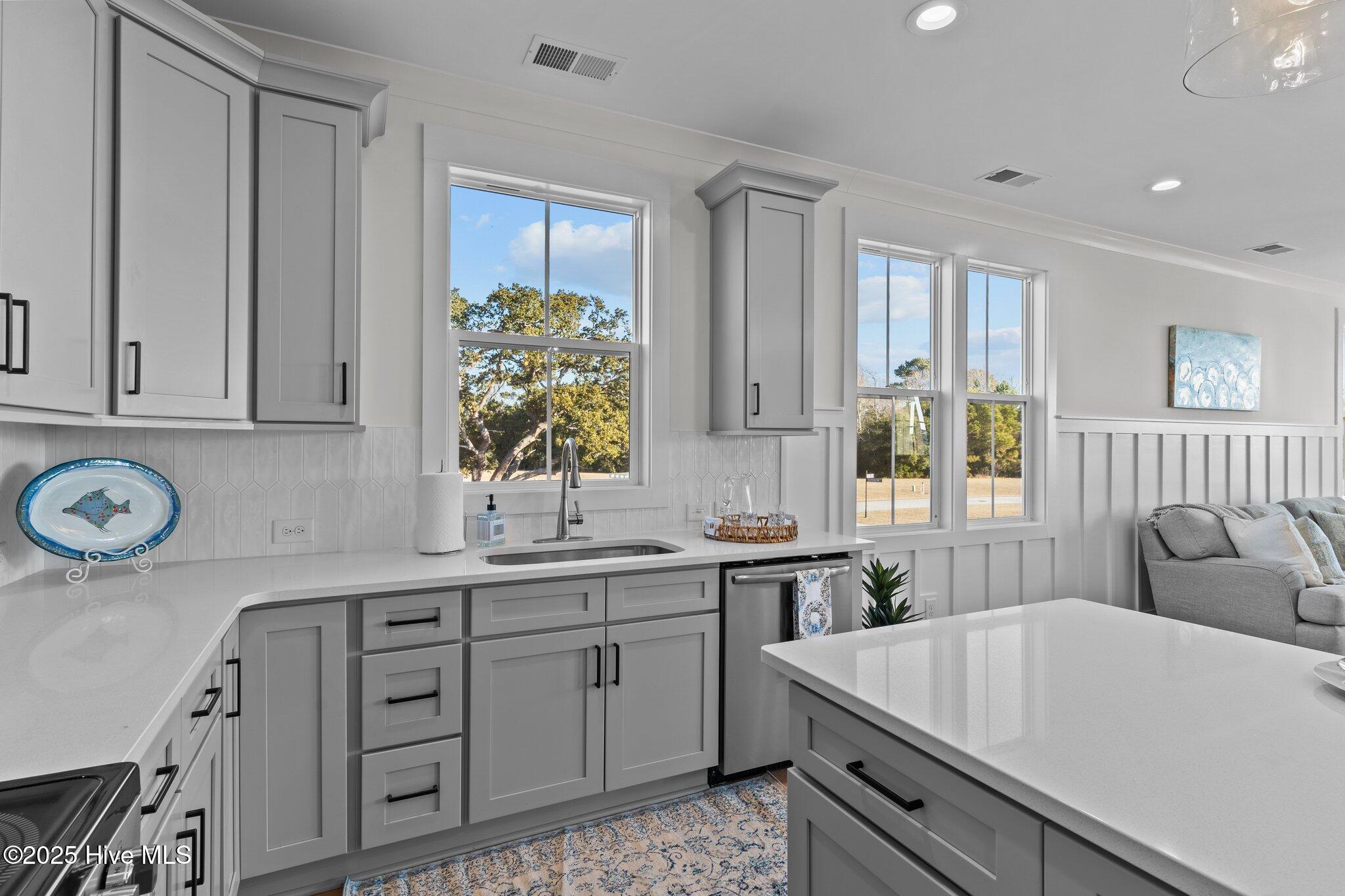 100484964 | Photo 12