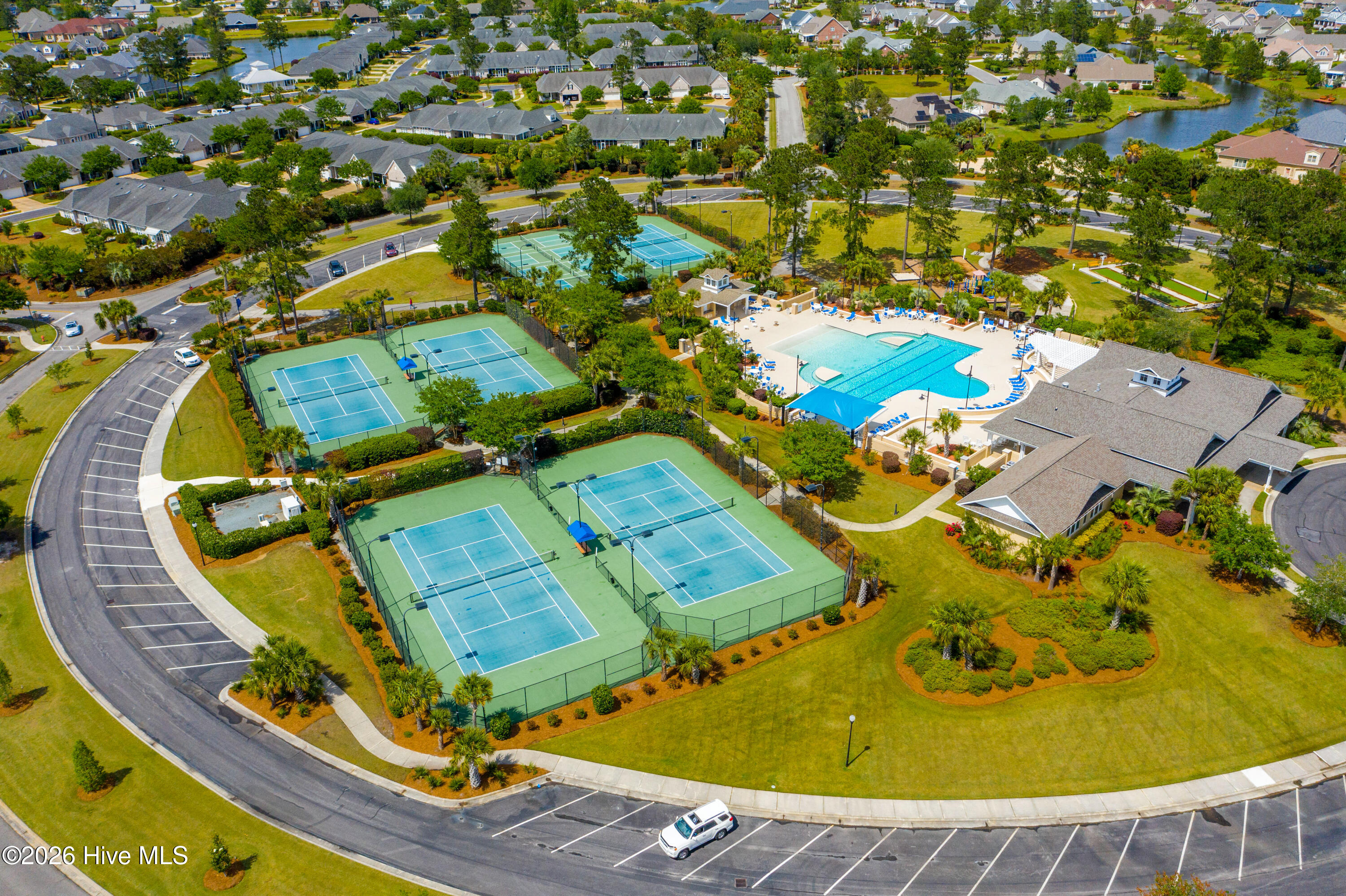 100565729 | Photo 60