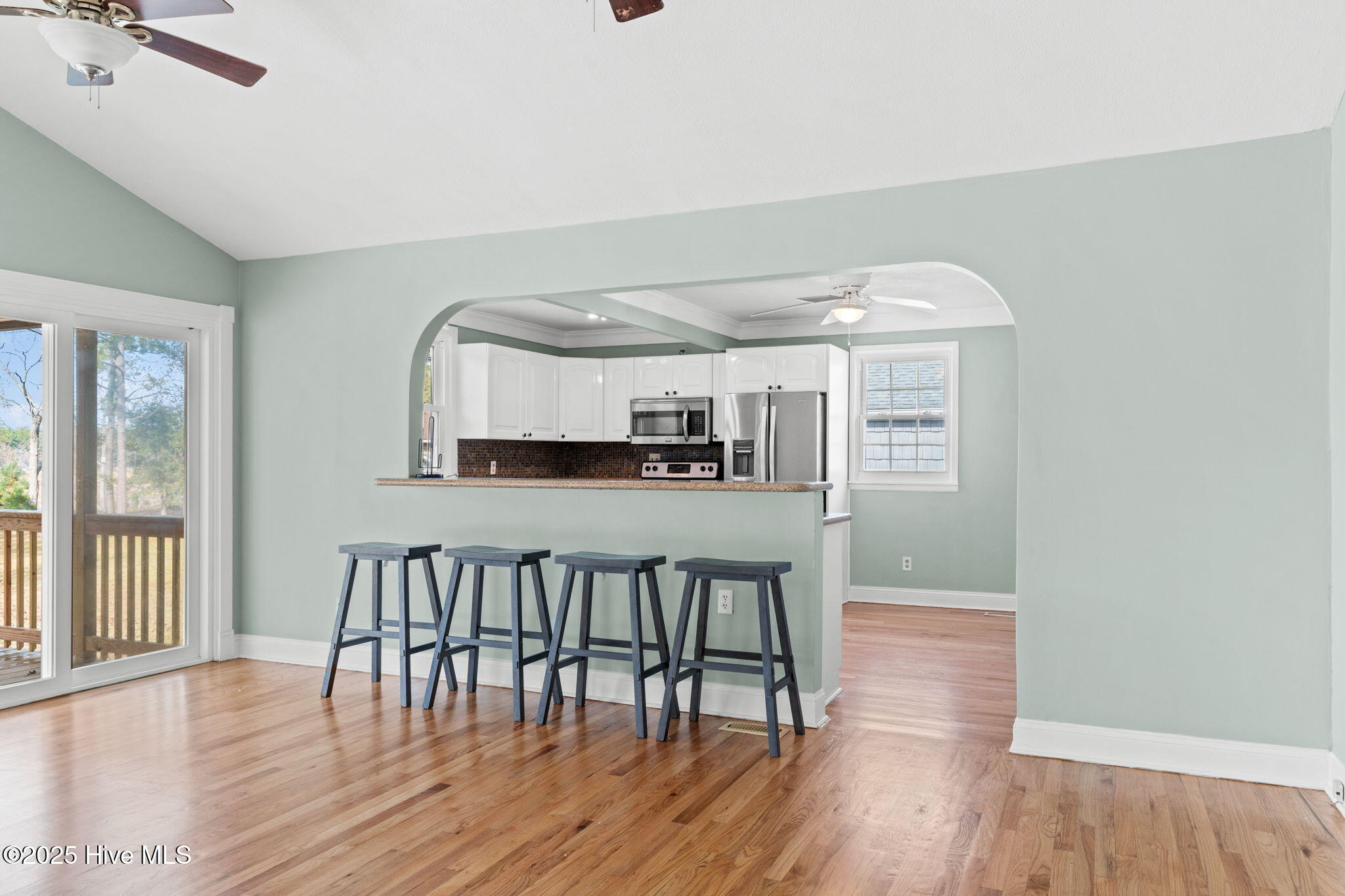 100543279 | Photo 22