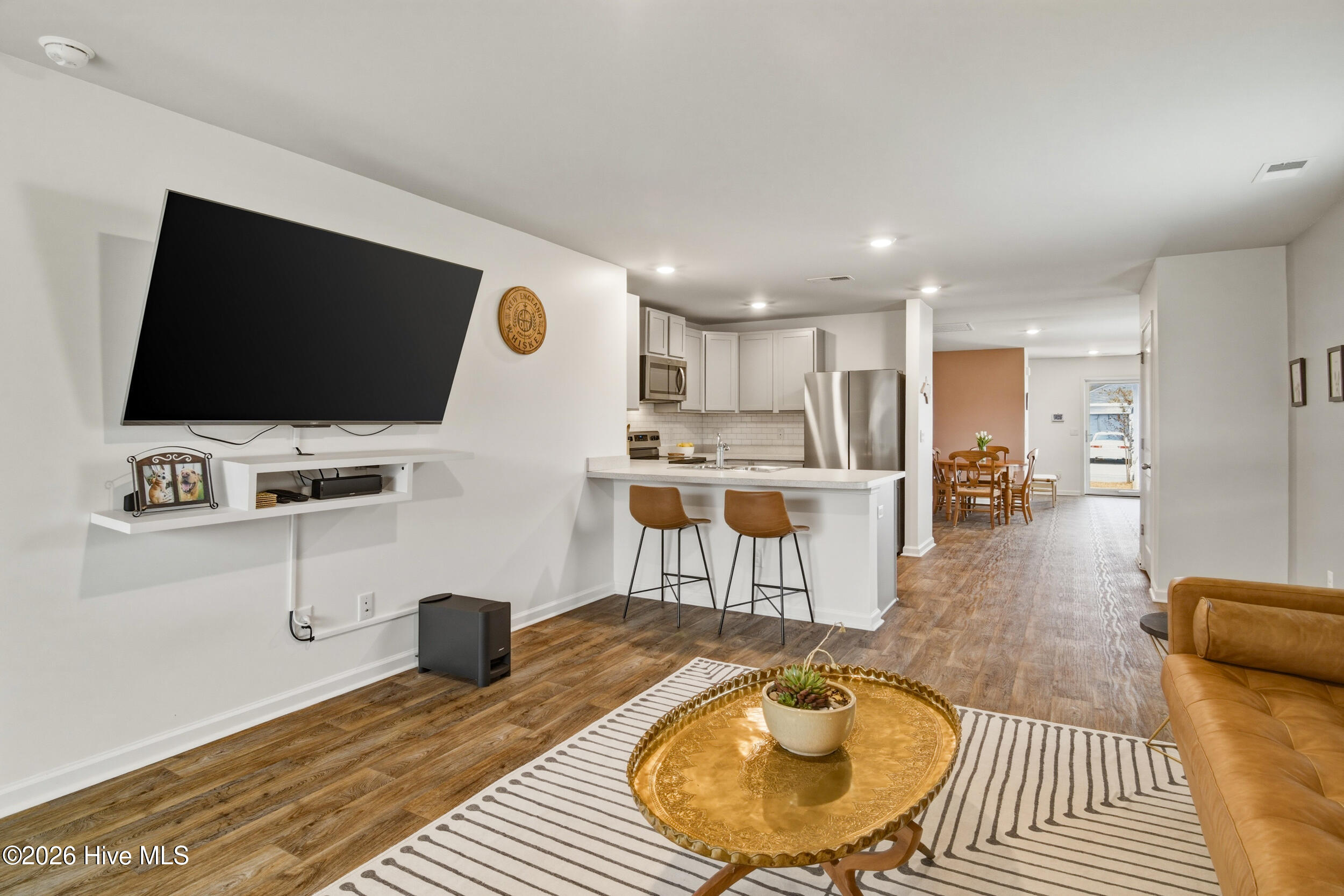 100555979 | Photo 26