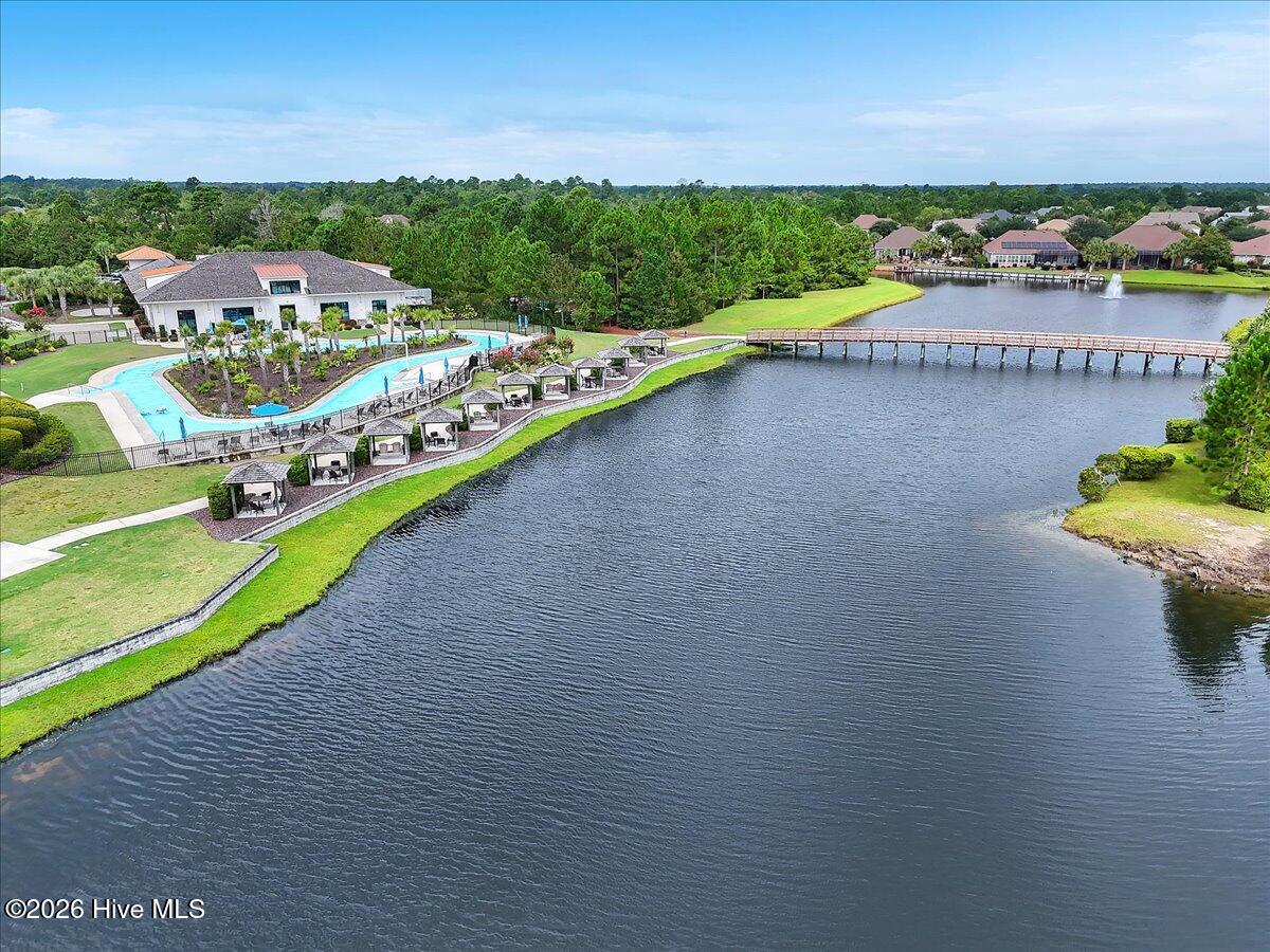 100558709 | Photo 105