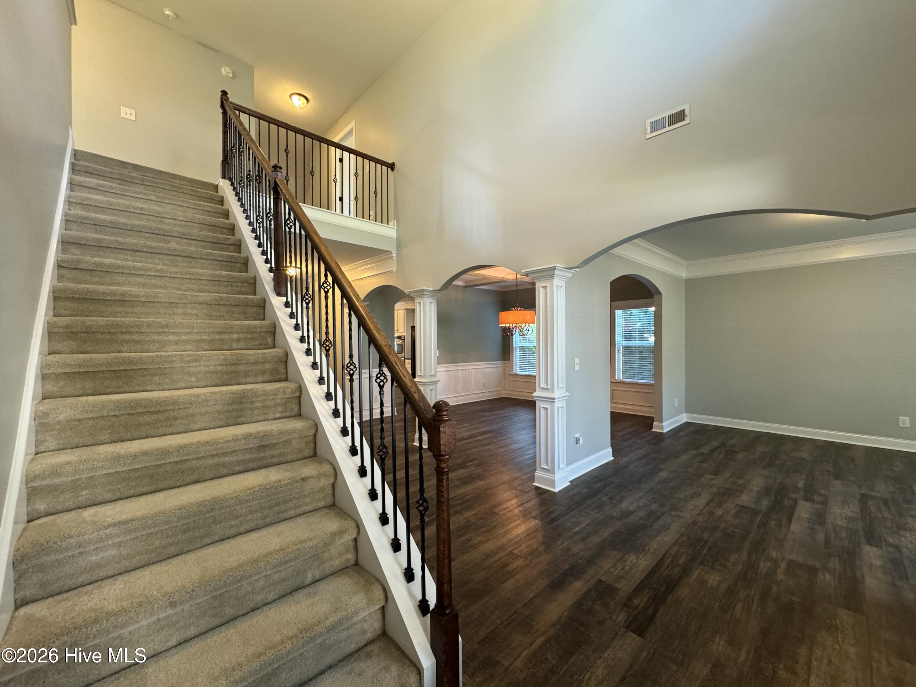 100568585 | Photo 35