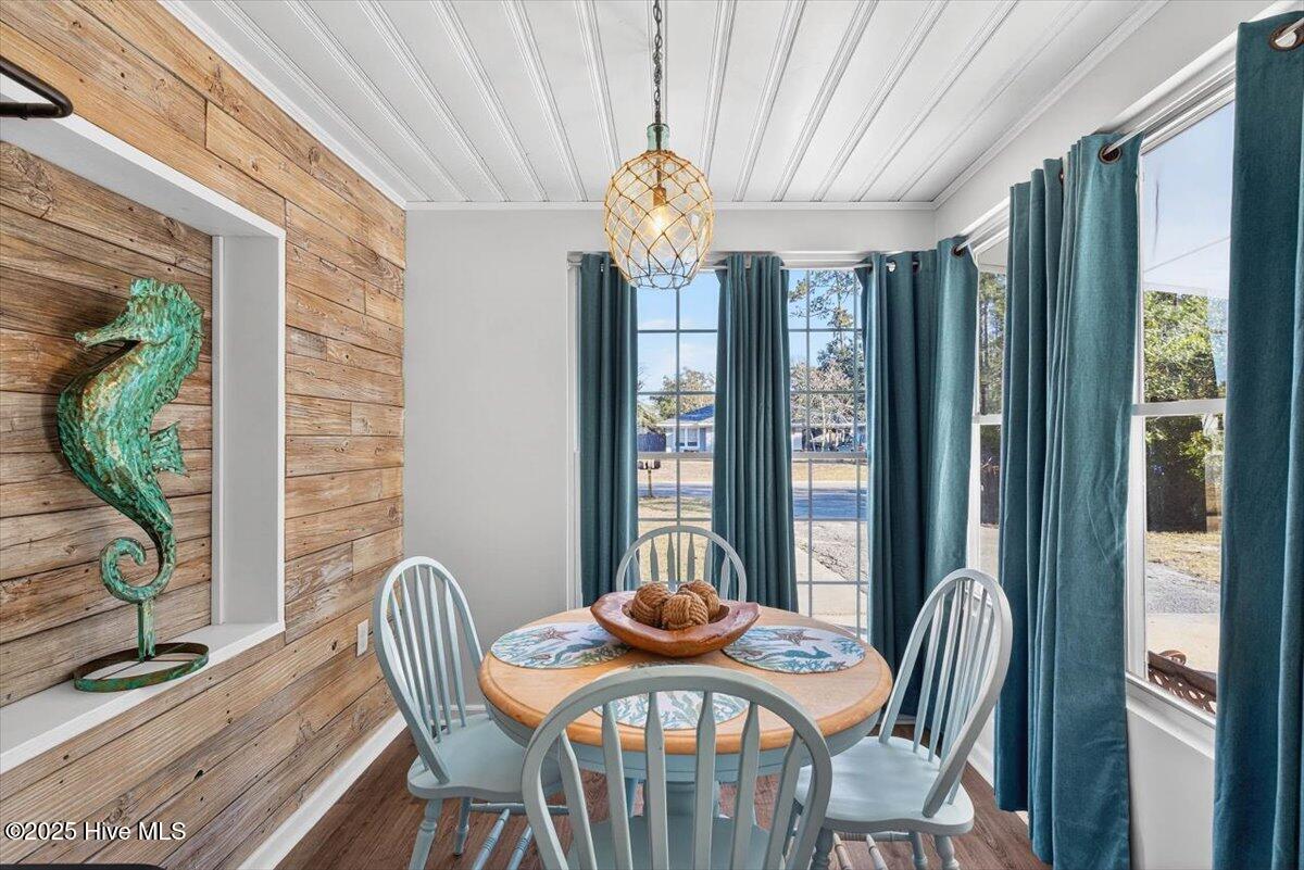 100547366 | Photo 16