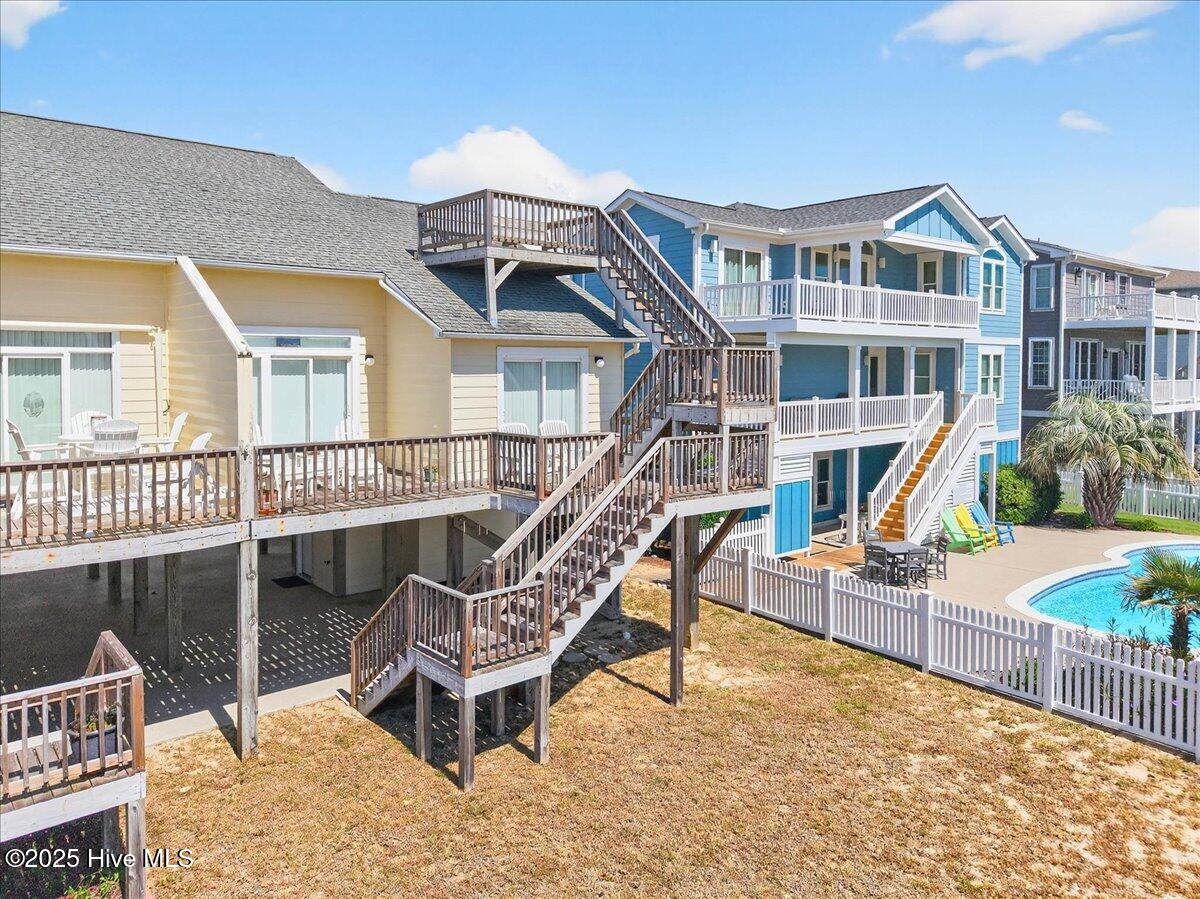 100532820 | Photo 13