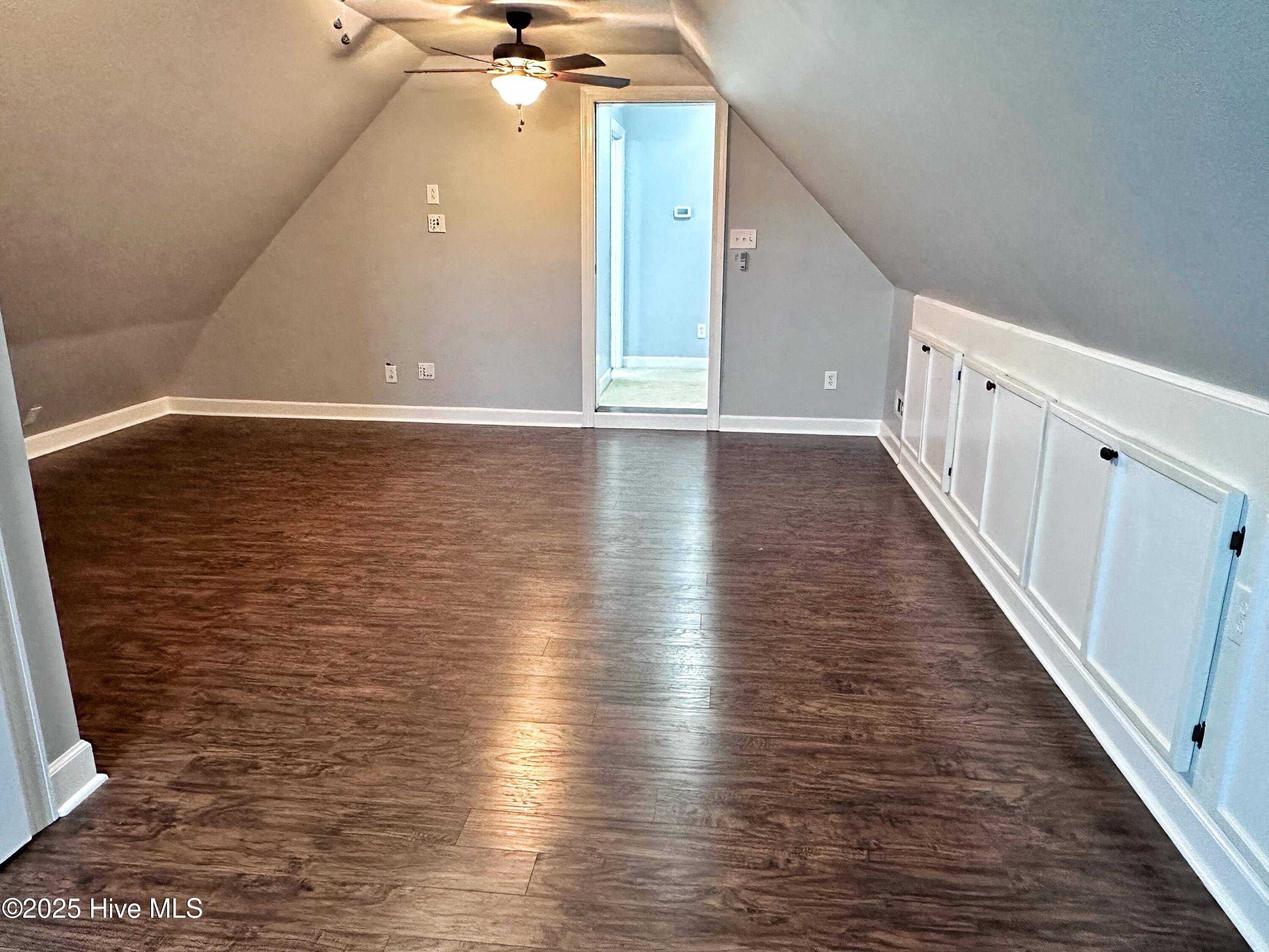 100534428 | Photo 21