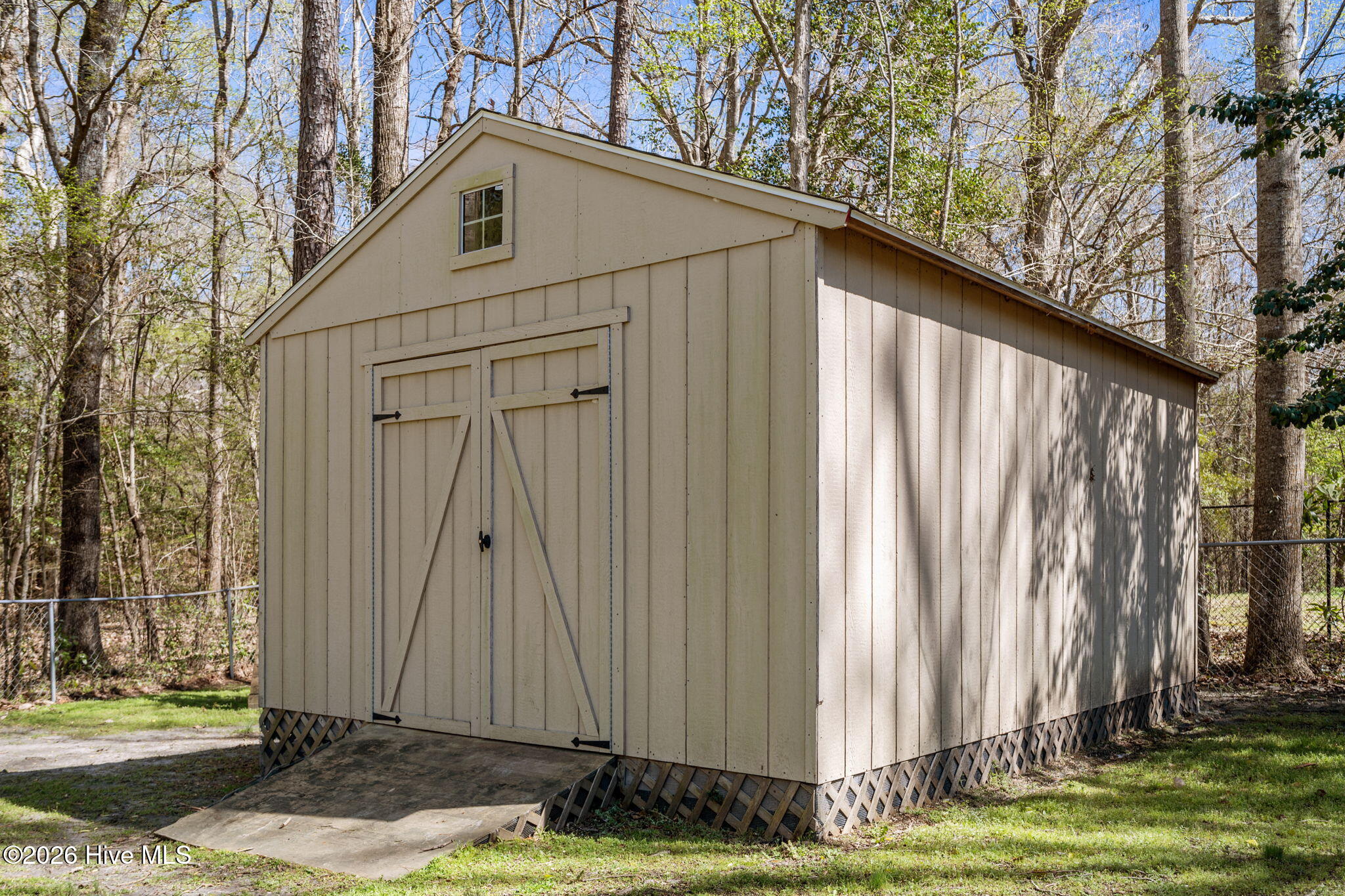 100561787 | Photo 51